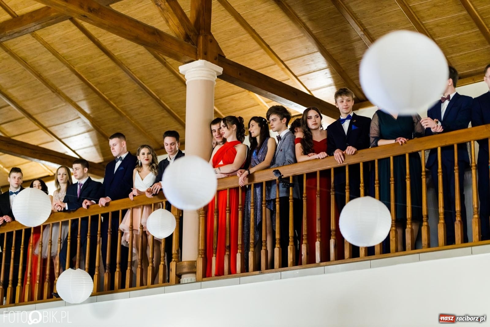 Zdjęcie w galerii na portalu naszraciborz.pl: Studniówka II LO im. Adama Mickiewicza [FOTO i WIDEO] wiadomości z regionu