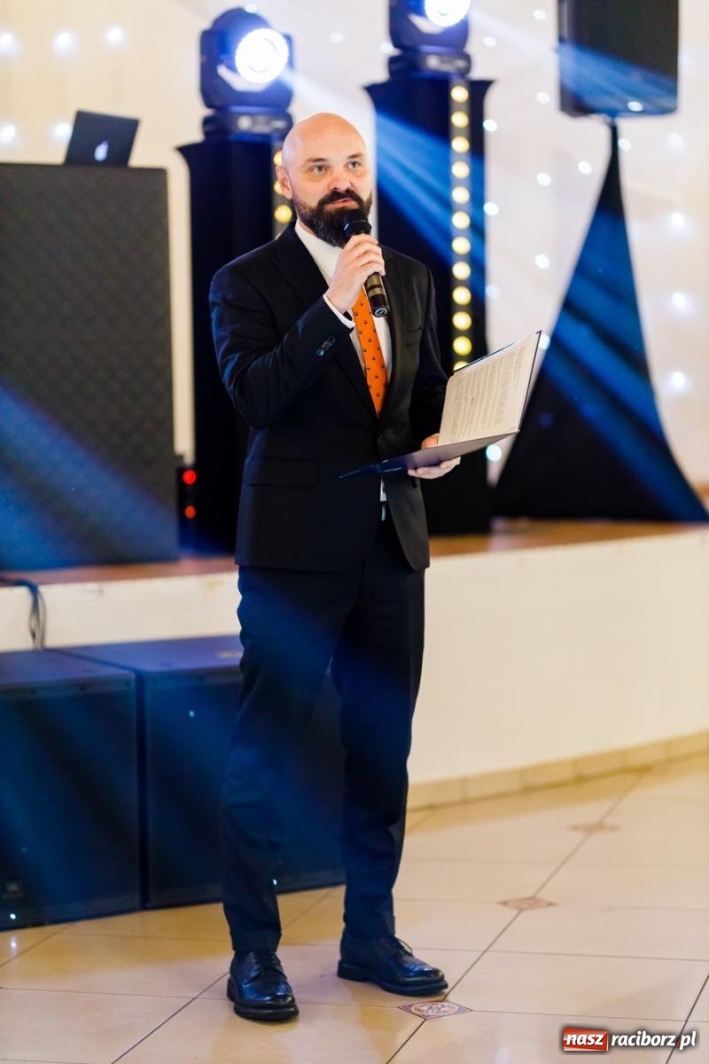 Zdjęcie w galerii na portalu naszraciborz.pl: Studniówka II LO im. Adama Mickiewicza [FOTO i WIDEO] wiadomości z regionu