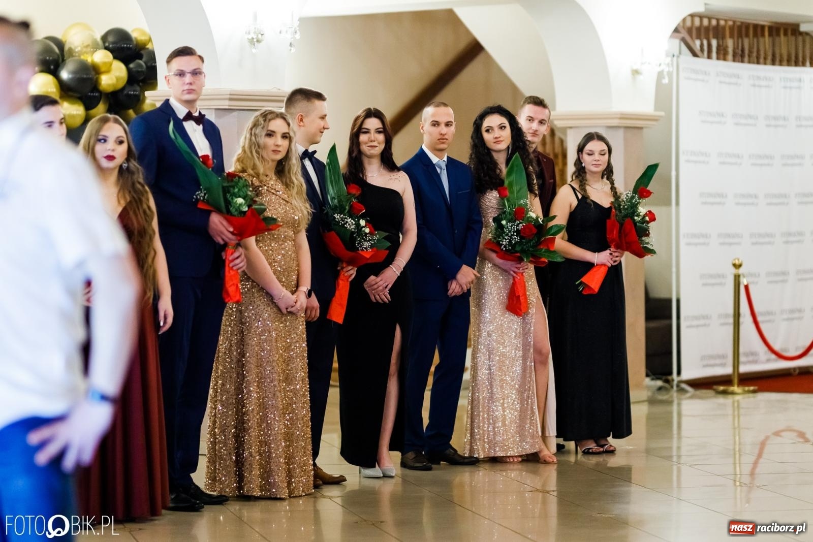 Zdjęcie w galerii na portalu naszraciborz.pl: Studniówka II LO im. Adama Mickiewicza [FOTO i WIDEO] wiadomości z regionu