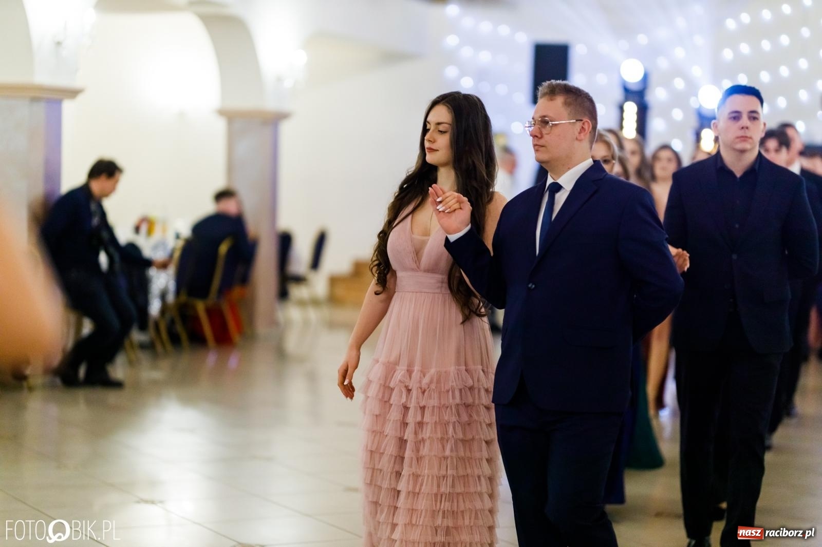 Zdjęcie w galerii na portalu naszraciborz.pl: Studniówka II LO im. Adama Mickiewicza [FOTO i WIDEO] wiadomości z regionu