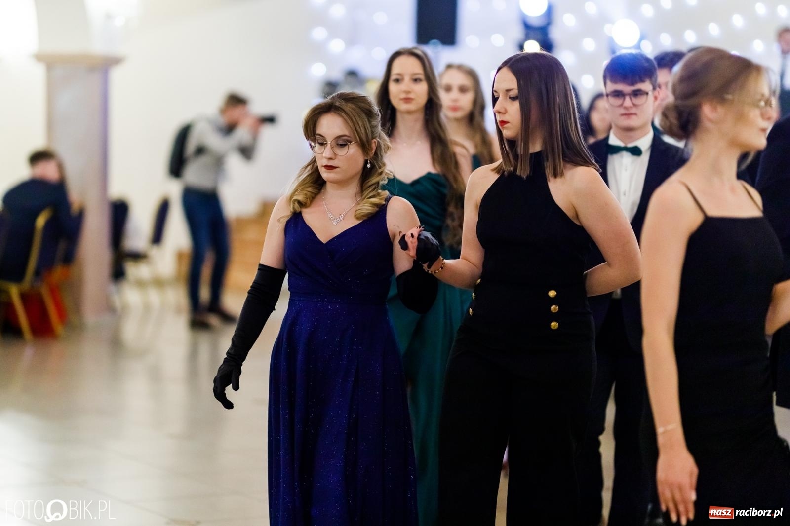 Zdjęcie w galerii na portalu naszraciborz.pl: Studniówka II LO im. Adama Mickiewicza [FOTO i WIDEO] wiadomości z regionu