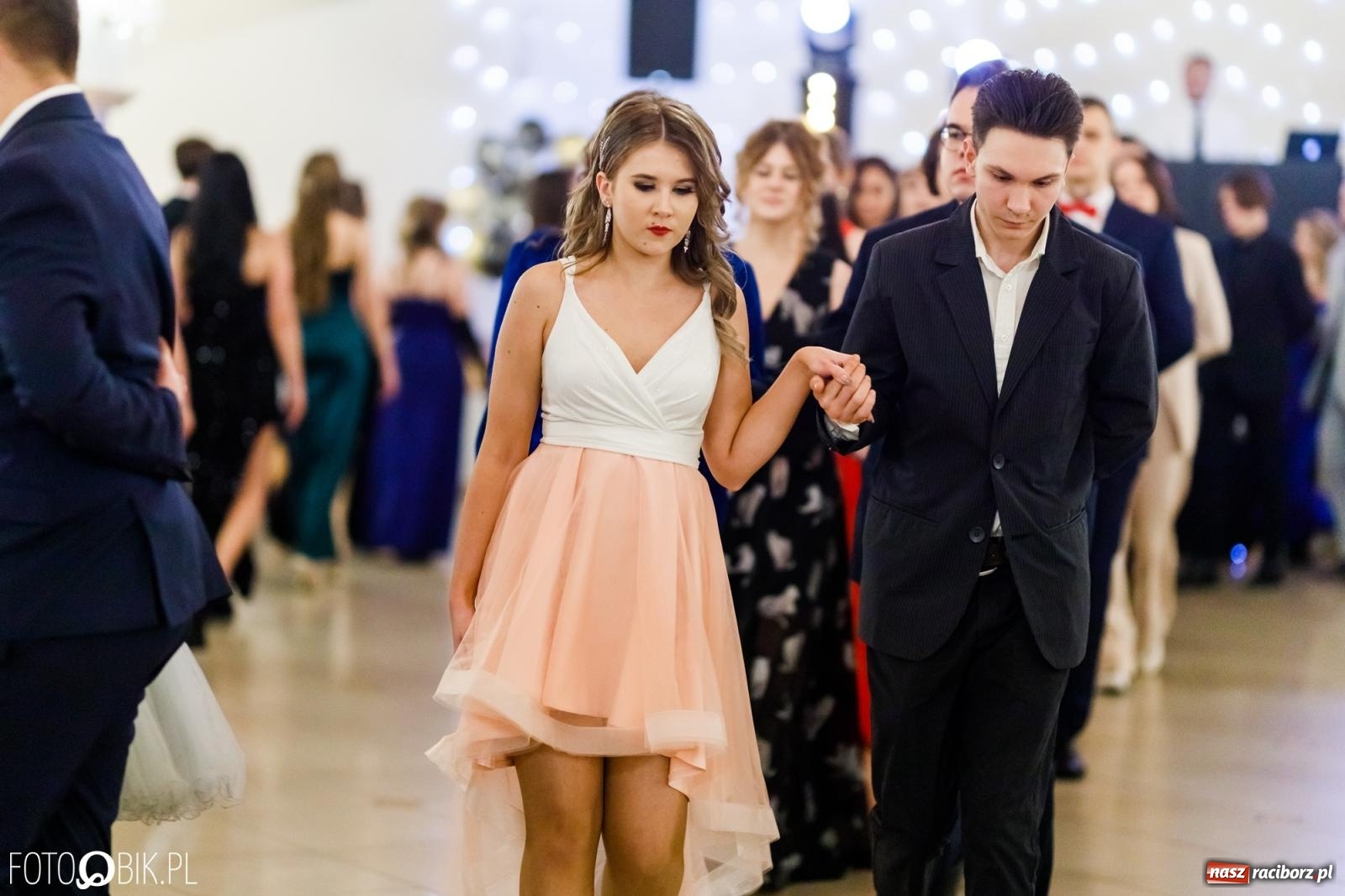 Zdjęcie w galerii na portalu naszraciborz.pl: Studniówka II LO im. Adama Mickiewicza [FOTO i WIDEO] wiadomości z regionu