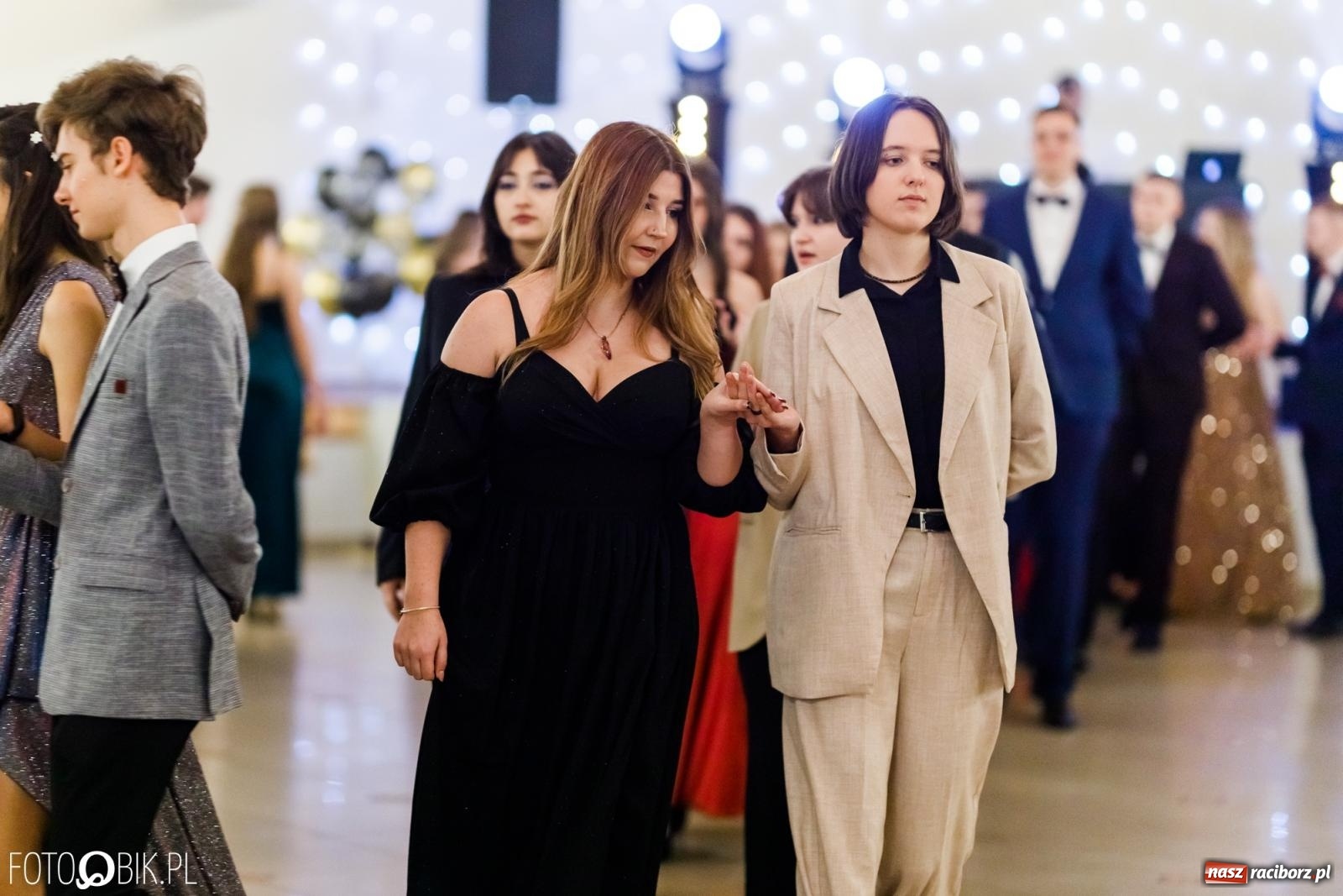 Zdjęcie w galerii na portalu naszraciborz.pl: Studniówka II LO im. Adama Mickiewicza [FOTO i WIDEO] wiadomości z regionu