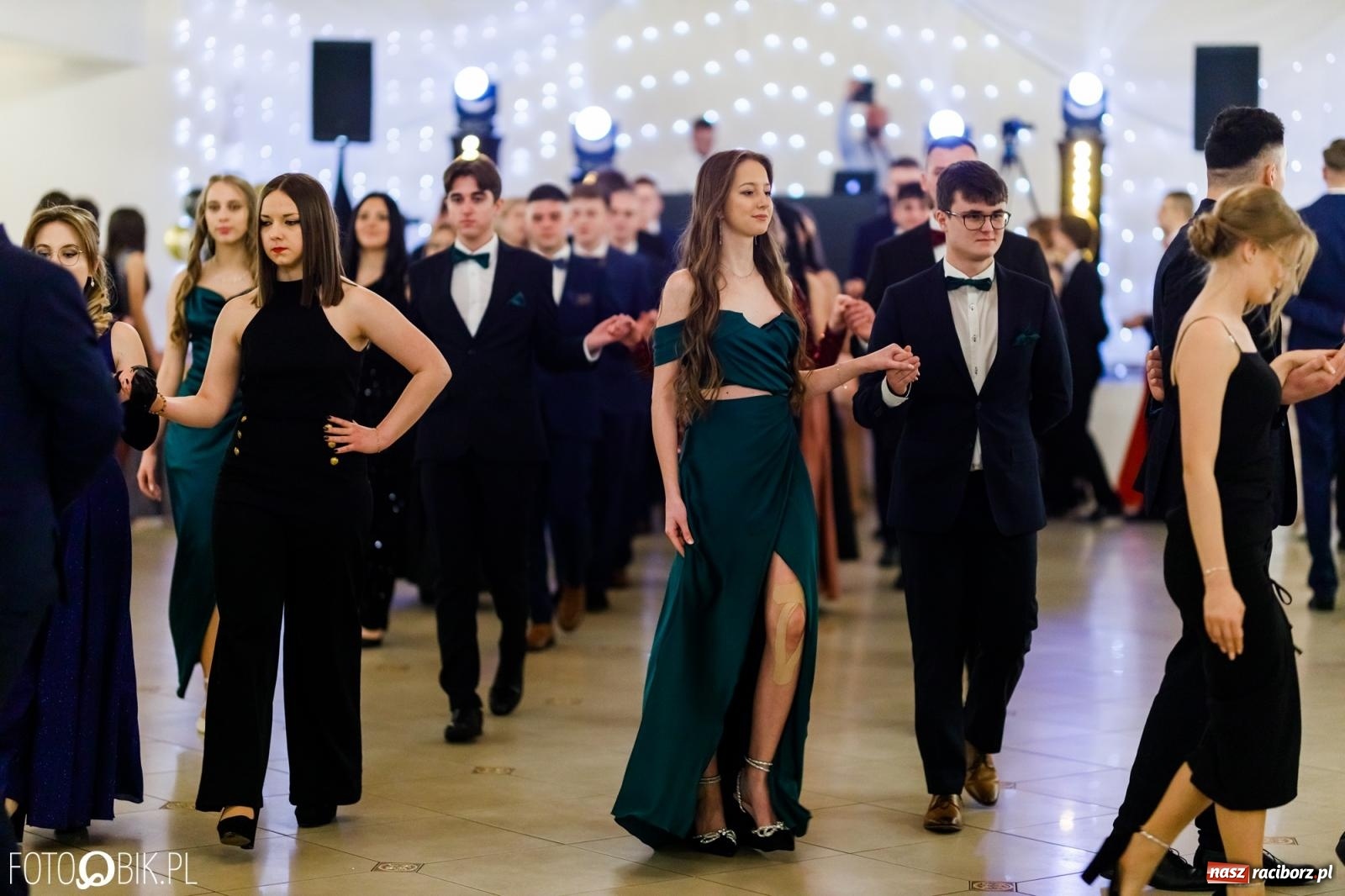 Zdjęcie w galerii na portalu naszraciborz.pl: Studniówka II LO im. Adama Mickiewicza [FOTO i WIDEO] wiadomości z regionu