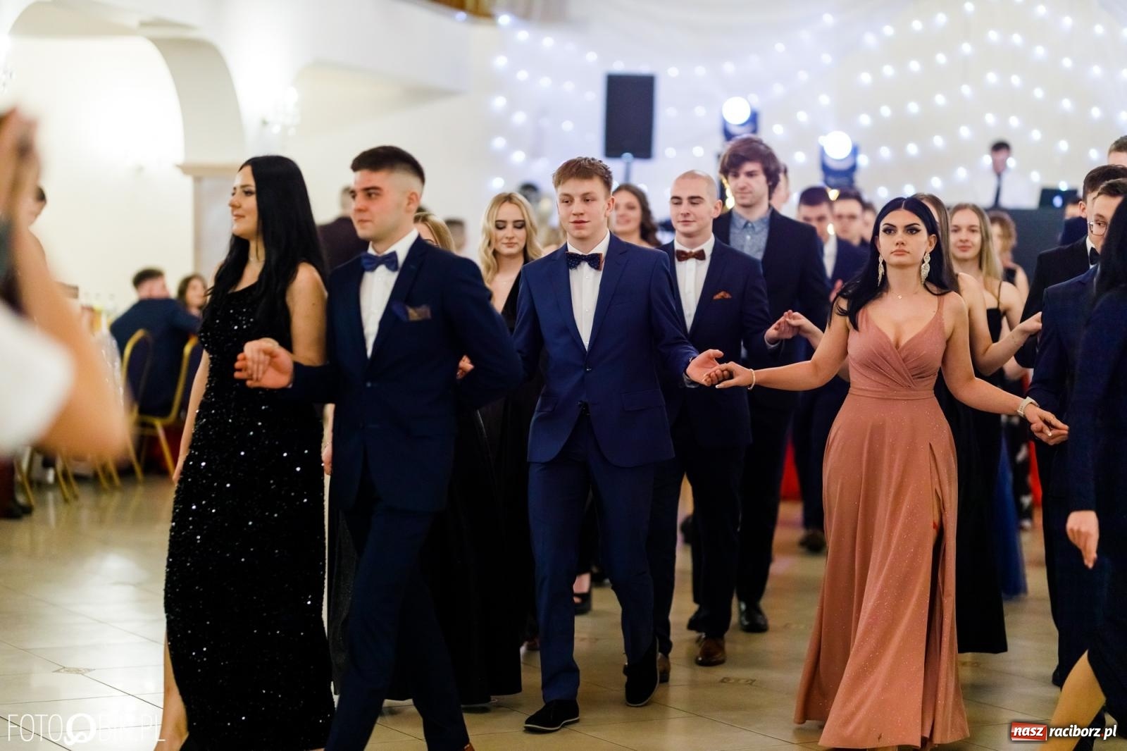 Zdjęcie w galerii na portalu naszraciborz.pl: Studniówka II LO im. Adama Mickiewicza [FOTO i WIDEO] wiadomości z regionu