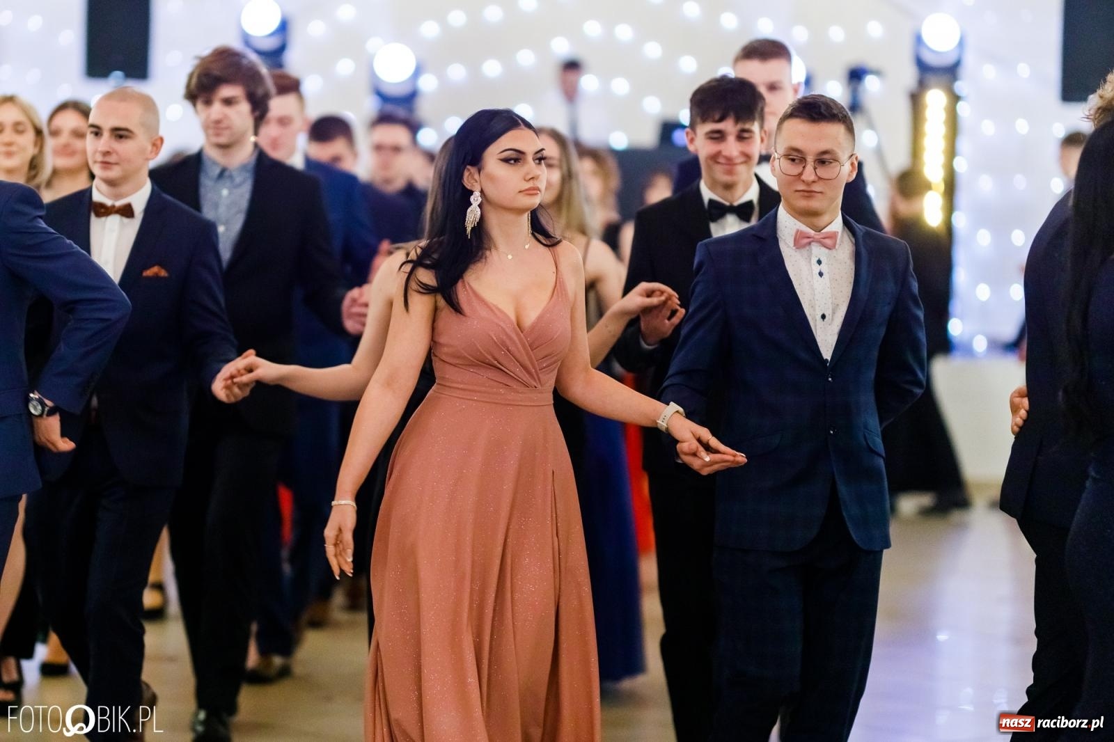 Zdjęcie w galerii na portalu naszraciborz.pl: Studniówka II LO im. Adama Mickiewicza [FOTO i WIDEO] wiadomości z regionu