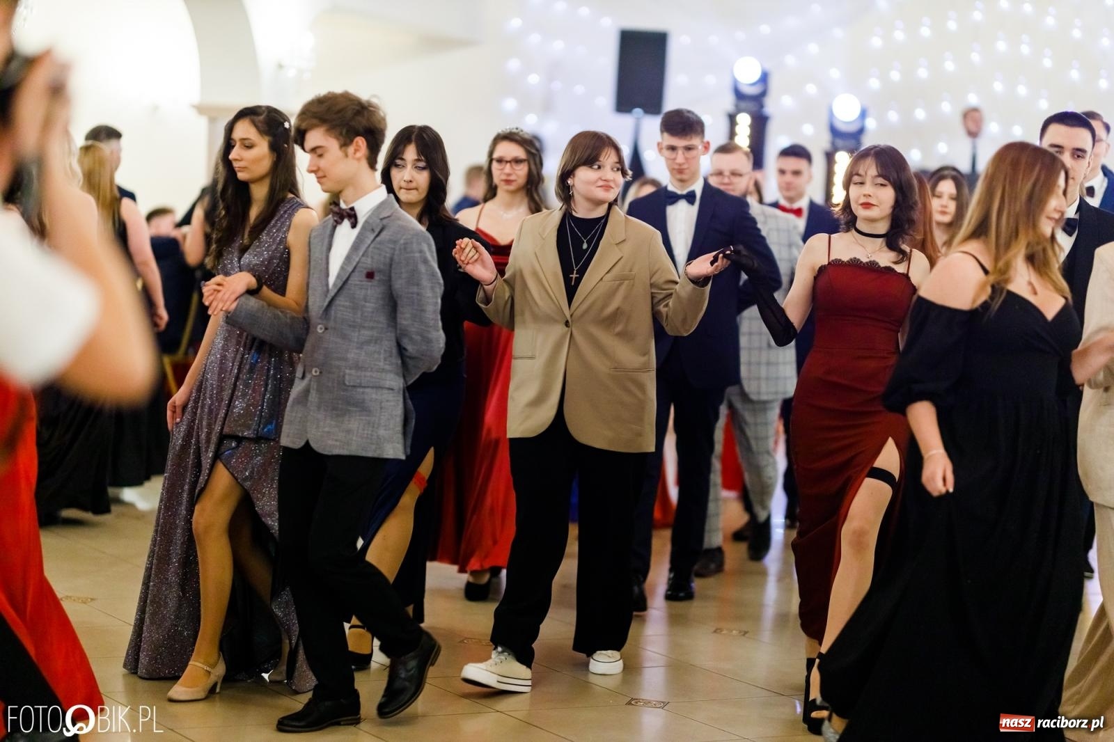 Zdjęcie w galerii na portalu naszraciborz.pl: Studniówka II LO im. Adama Mickiewicza [FOTO i WIDEO] wiadomości z regionu