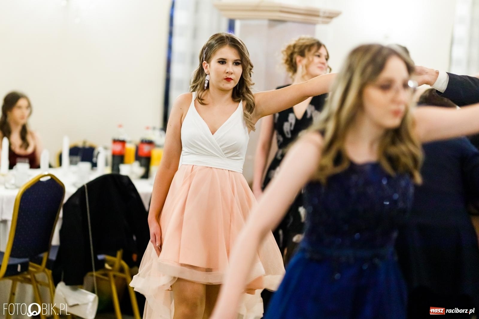 Zdjęcie w galerii na portalu naszraciborz.pl: Studniówka II LO im. Adama Mickiewicza [FOTO i WIDEO] wiadomości z regionu