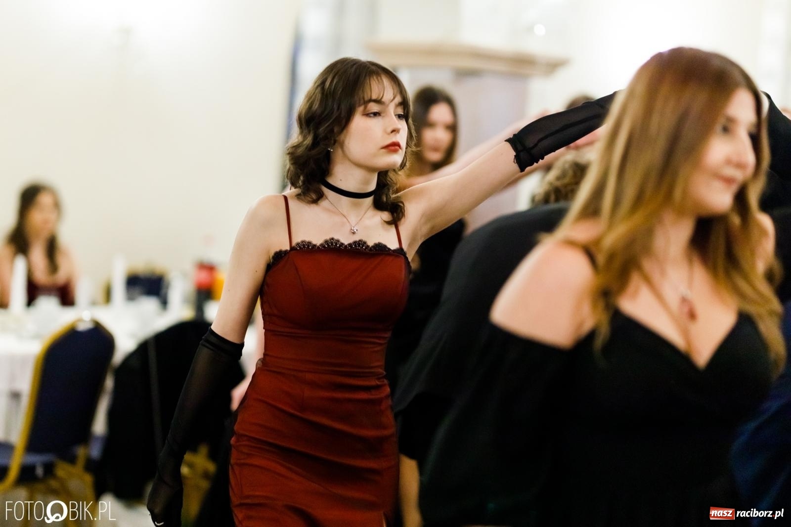 Zdjęcie w galerii na portalu naszraciborz.pl: Studniówka II LO im. Adama Mickiewicza [FOTO i WIDEO] wiadomości z regionu