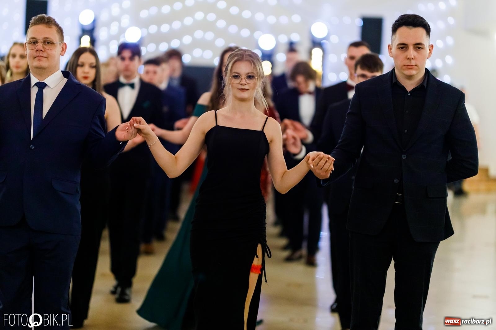 Zdjęcie w galerii na portalu naszraciborz.pl: Studniówka II LO im. Adama Mickiewicza [FOTO i WIDEO] wiadomości z regionu