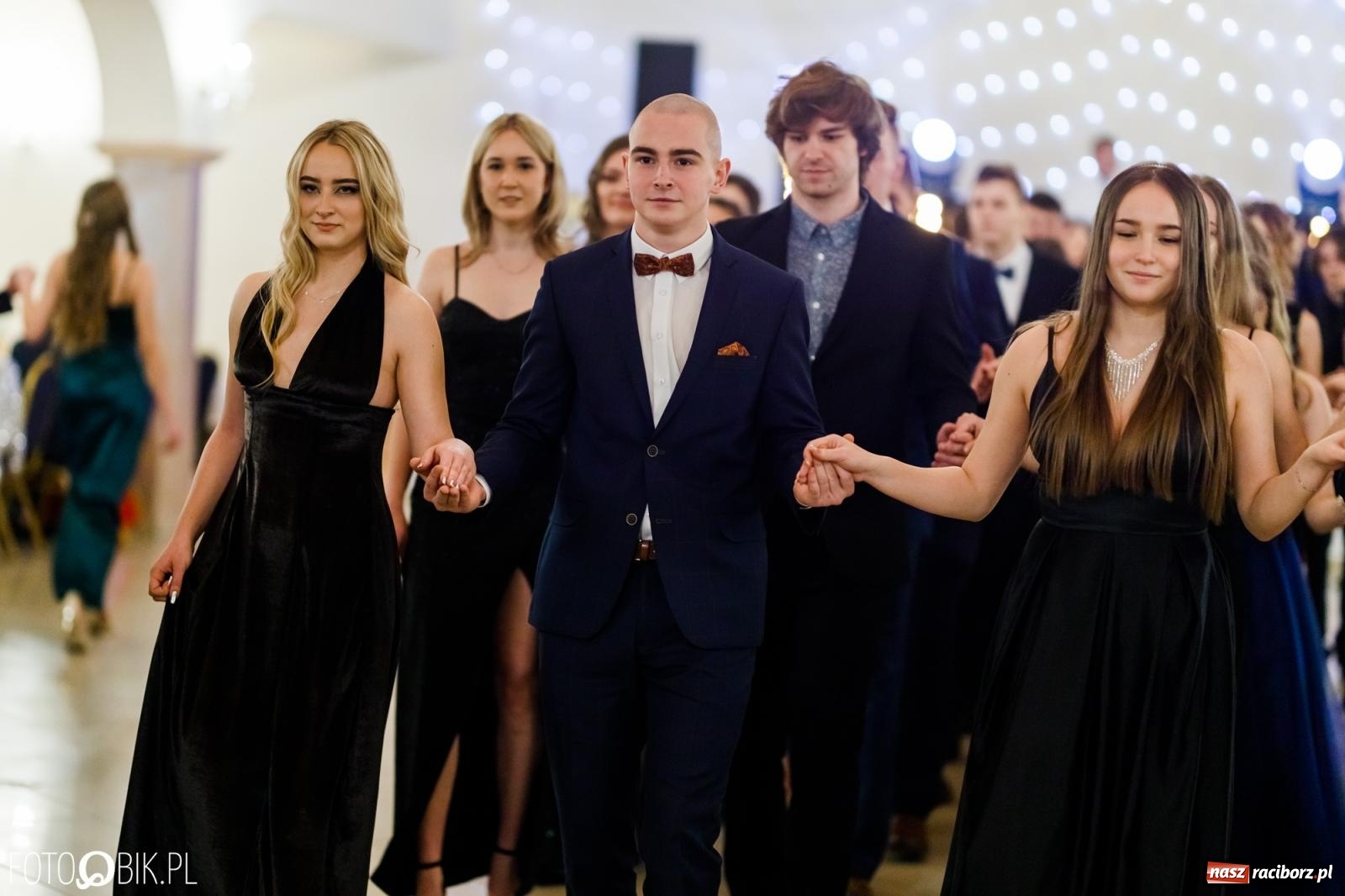 Zdjęcie w galerii na portalu naszraciborz.pl: Studniówka II LO im. Adama Mickiewicza [FOTO i WIDEO] wiadomości z regionu