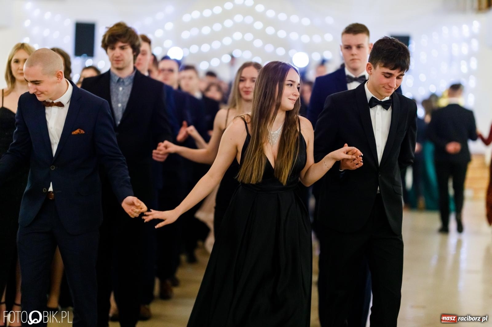 Zdjęcie w galerii na portalu naszraciborz.pl: Studniówka II LO im. Adama Mickiewicza [FOTO i WIDEO] wiadomości z regionu