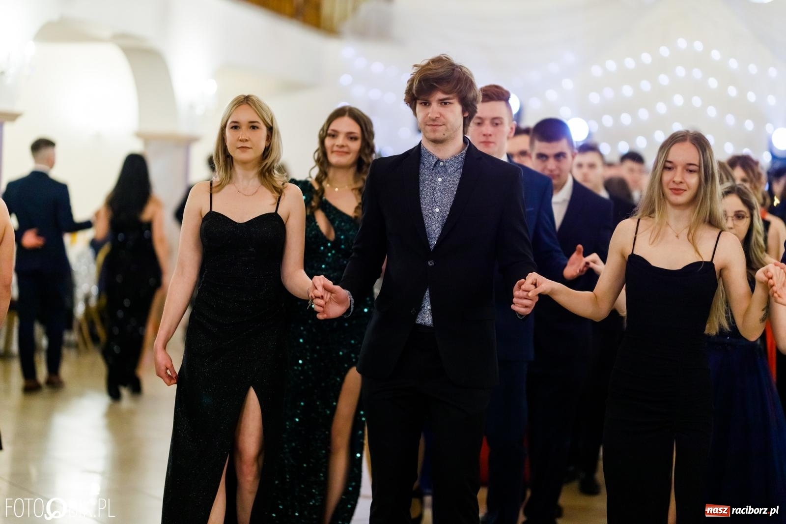 Zdjęcie w galerii na portalu naszraciborz.pl: Studniówka II LO im. Adama Mickiewicza [FOTO i WIDEO] wiadomości z regionu