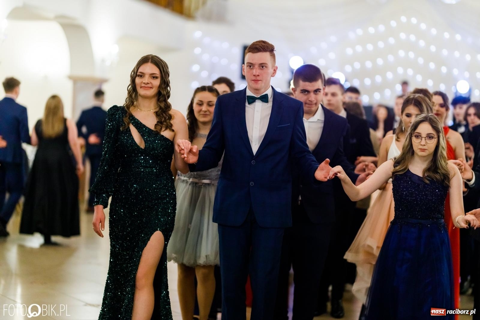 Zdjęcie w galerii na portalu naszraciborz.pl: Studniówka II LO im. Adama Mickiewicza [FOTO i WIDEO] wiadomości z regionu