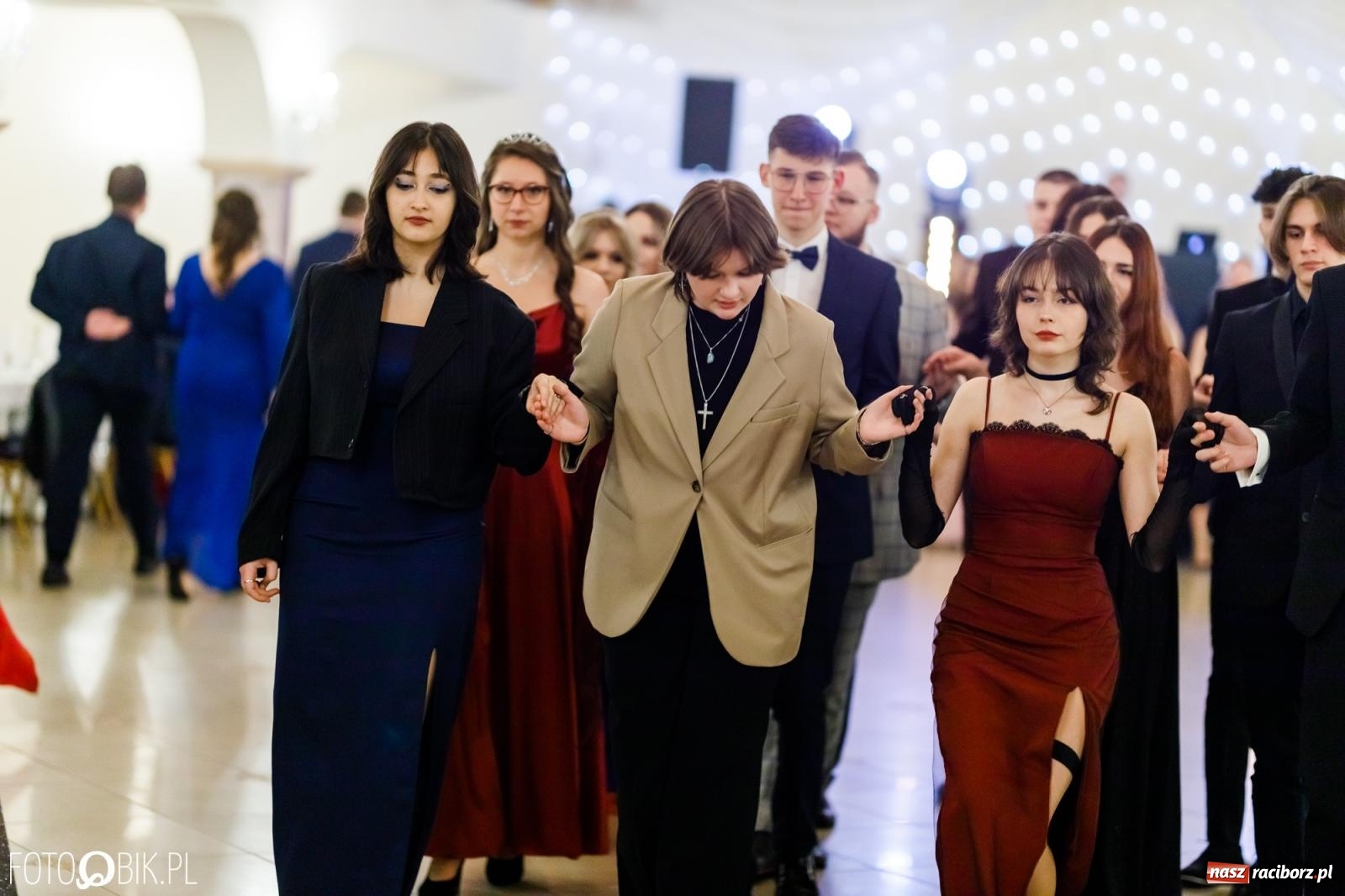 Zdjęcie w galerii na portalu naszraciborz.pl: Studniówka II LO im. Adama Mickiewicza [FOTO i WIDEO] wiadomości z regionu