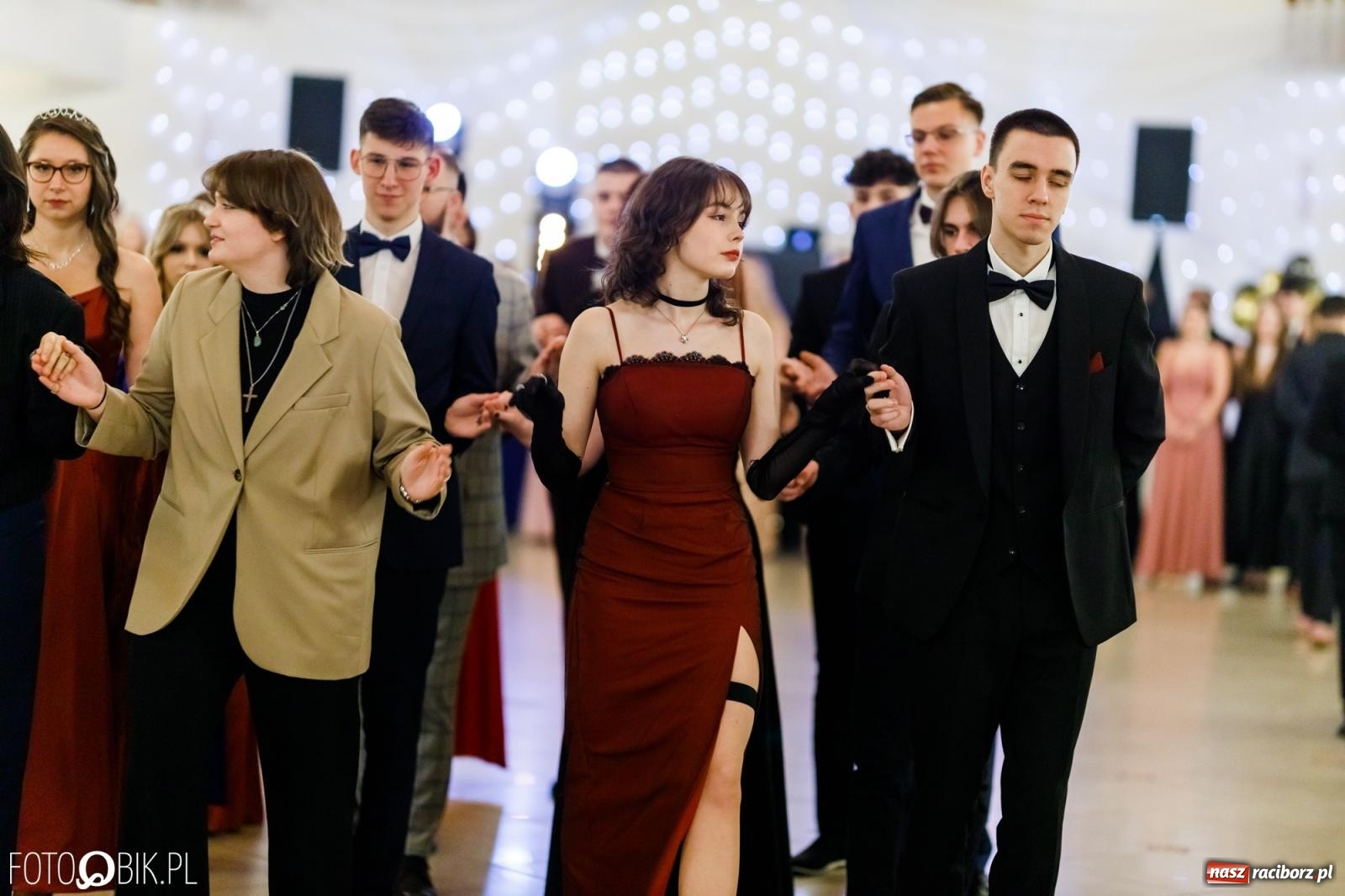 Zdjęcie w galerii na portalu naszraciborz.pl: Studniówka II LO im. Adama Mickiewicza [FOTO i WIDEO] wiadomości z regionu