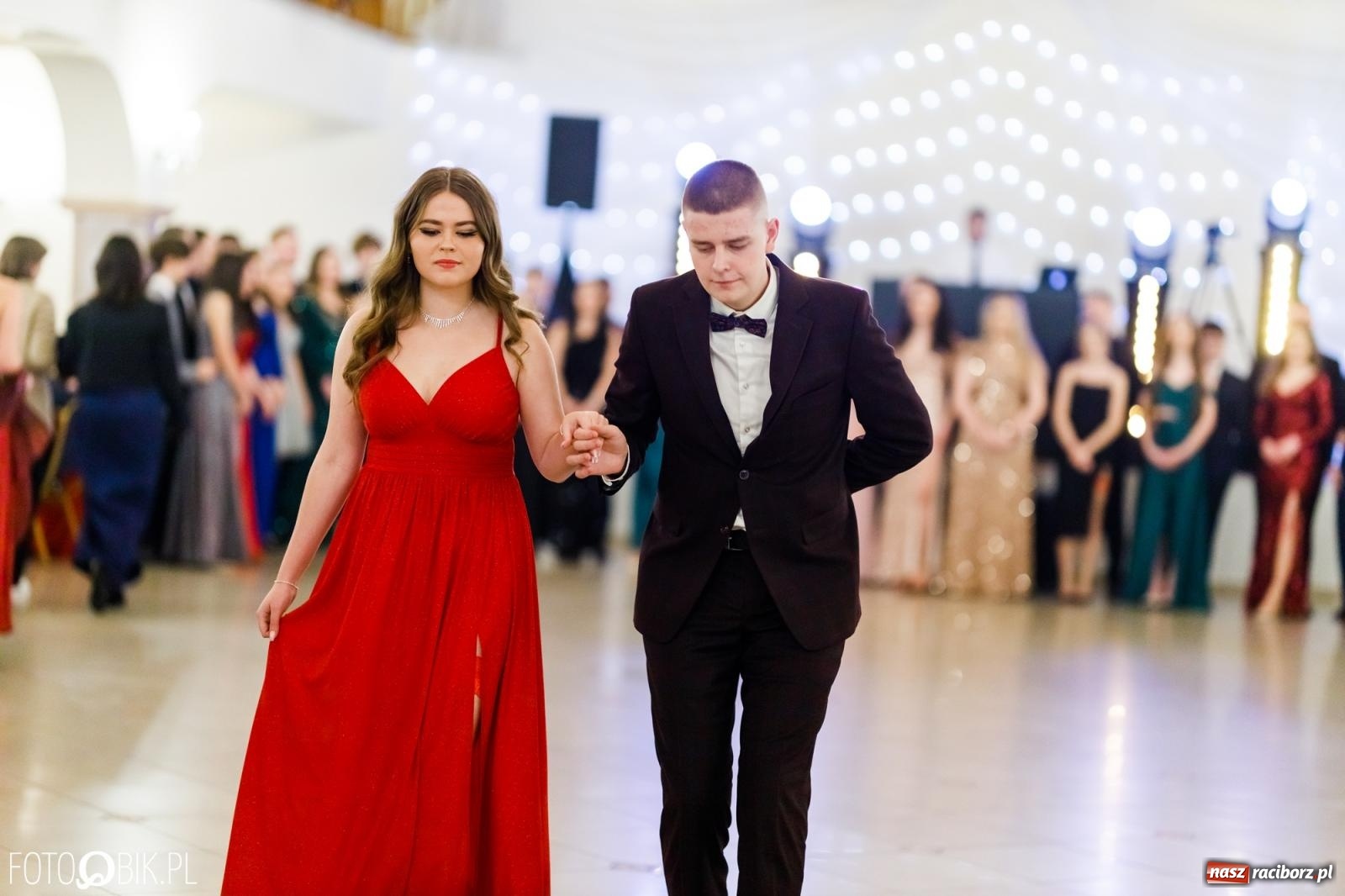 Zdjęcie w galerii na portalu naszraciborz.pl: Studniówka II LO im. Adama Mickiewicza [FOTO i WIDEO] wiadomości z regionu