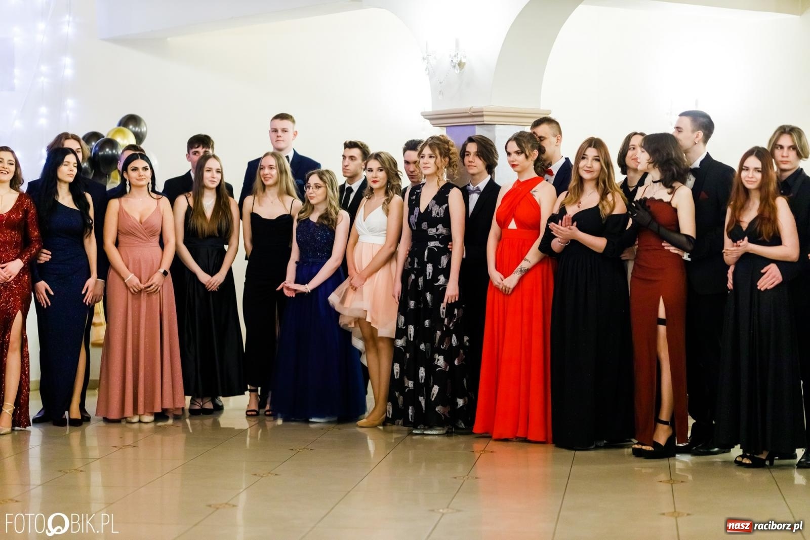 Zdjęcie w galerii na portalu naszraciborz.pl: Studniówka II LO im. Adama Mickiewicza [FOTO i WIDEO] wiadomości z regionu