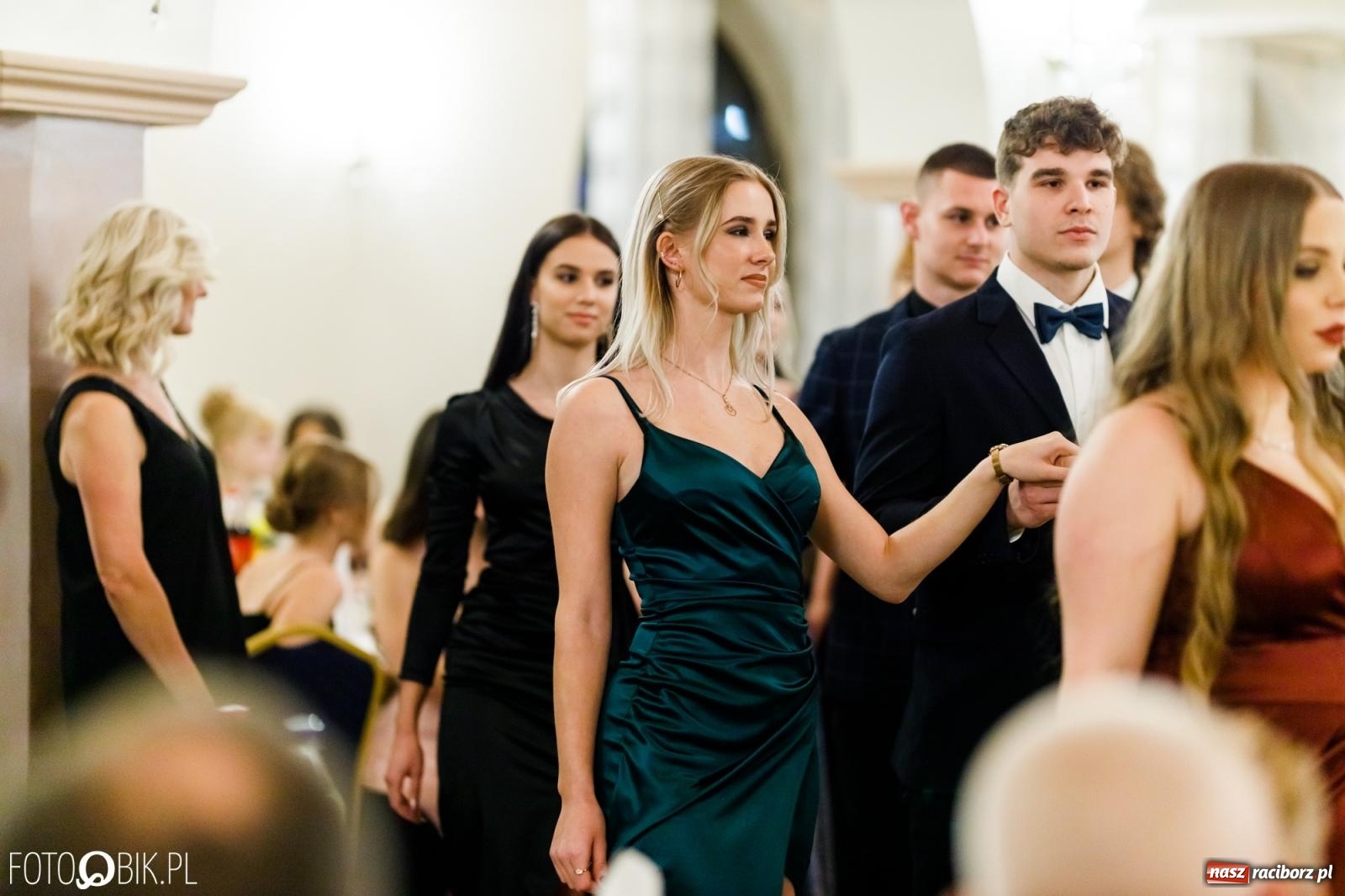 Zdjęcie w galerii na portalu naszraciborz.pl: Studniówka II LO im. Adama Mickiewicza [FOTO i WIDEO] wiadomości z regionu