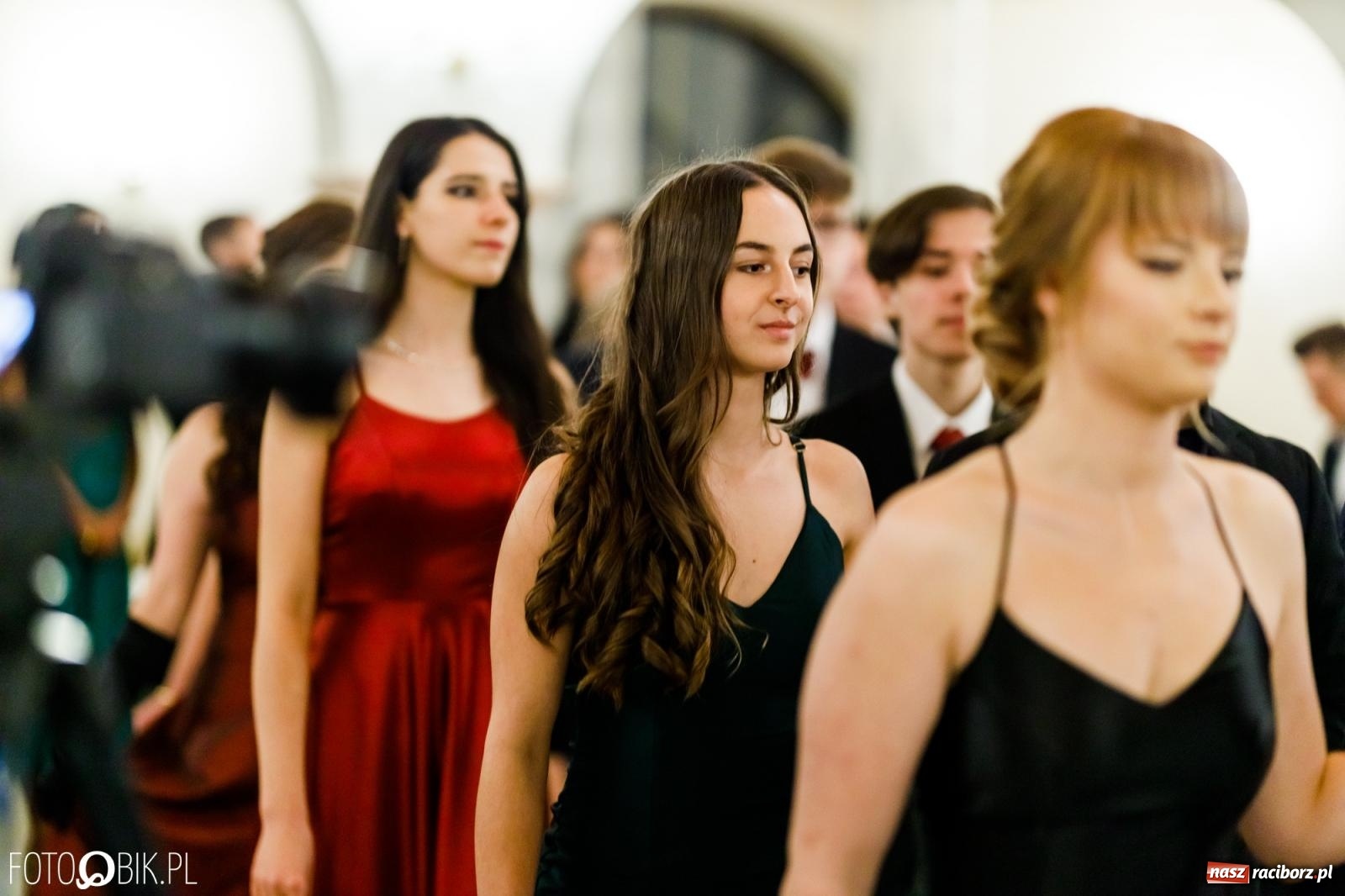 Zdjęcie w galerii na portalu naszraciborz.pl: Studniówka II LO im. Adama Mickiewicza [FOTO i WIDEO] wiadomości z regionu