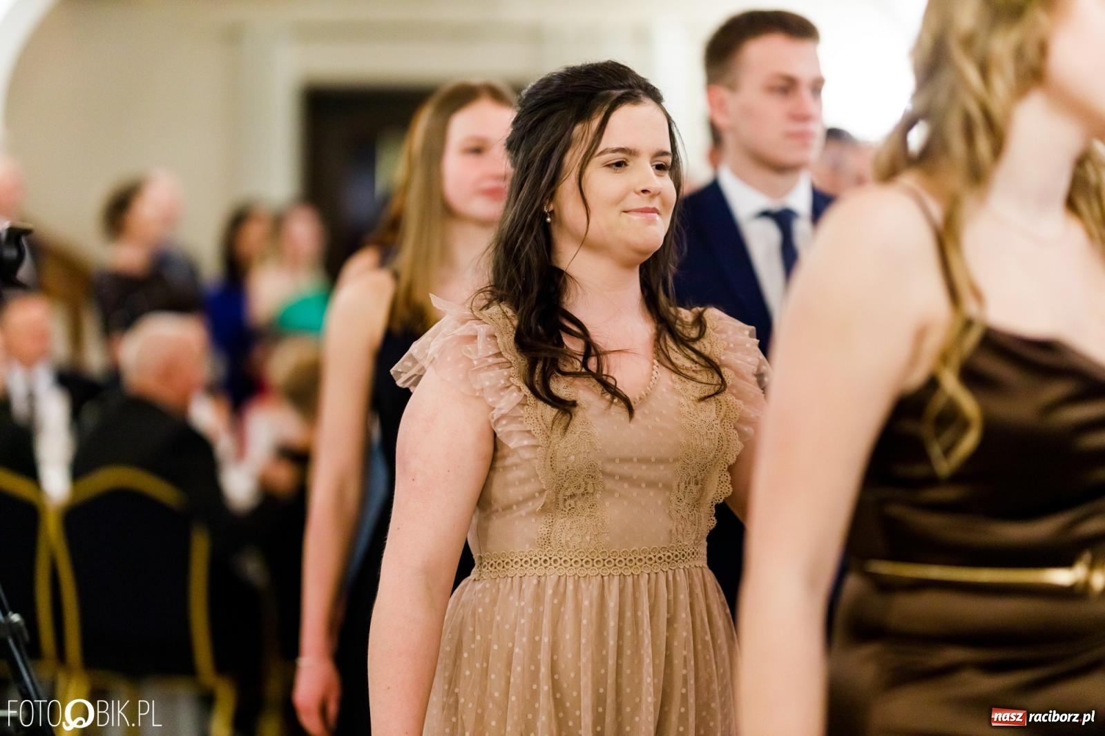 Zdjęcie w galerii na portalu naszraciborz.pl: Studniówka II LO im. Adama Mickiewicza [FOTO i WIDEO] wiadomości z regionu