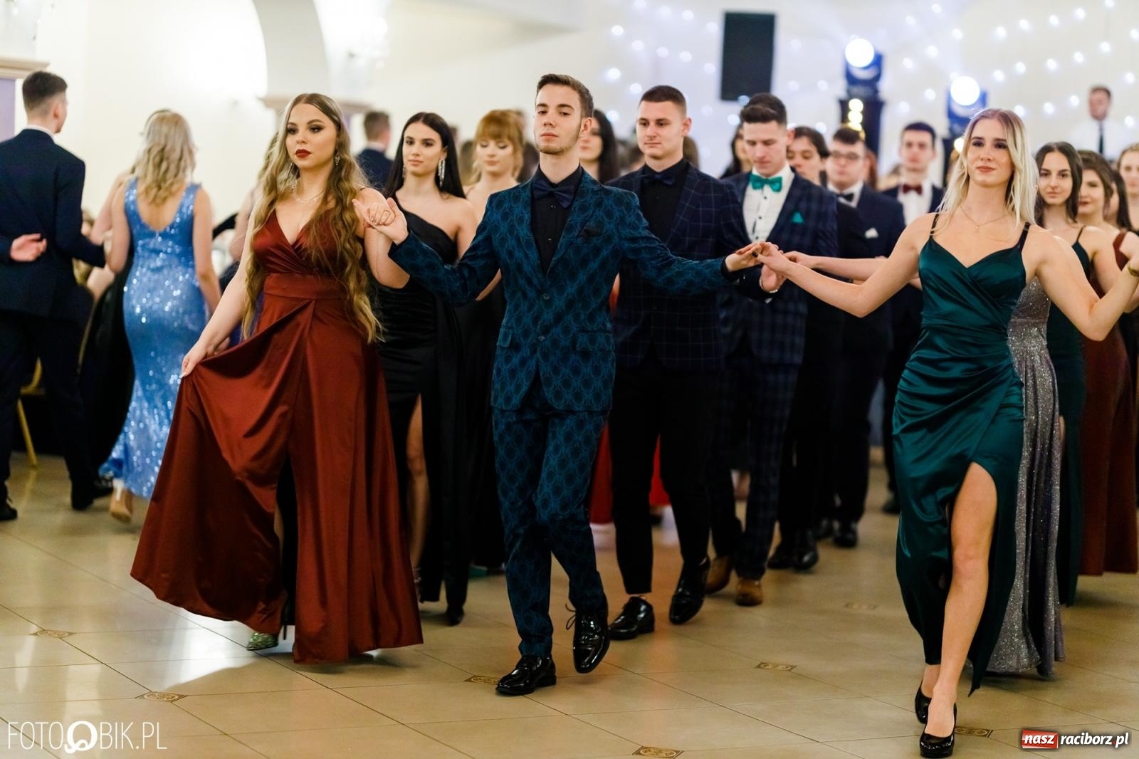 Zdjęcie w galerii na portalu naszraciborz.pl: Studniówka II LO im. Adama Mickiewicza [FOTO i WIDEO] wiadomości z regionu