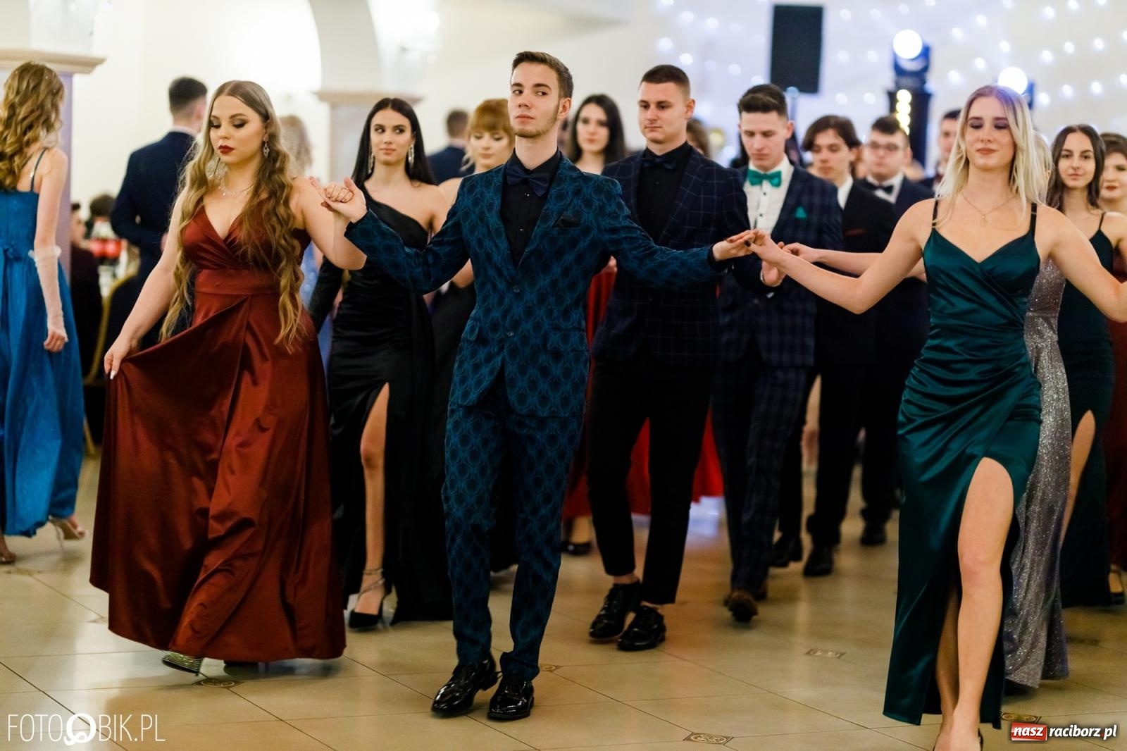 Zdjęcie w galerii na portalu naszraciborz.pl: Studniówka II LO im. Adama Mickiewicza [FOTO i WIDEO] wiadomości z regionu