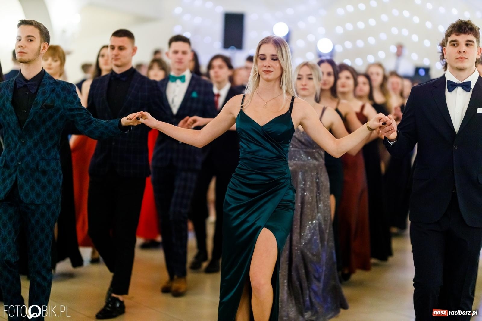 Zdjęcie w galerii na portalu naszraciborz.pl: Studniówka II LO im. Adama Mickiewicza [FOTO i WIDEO] wiadomości z regionu