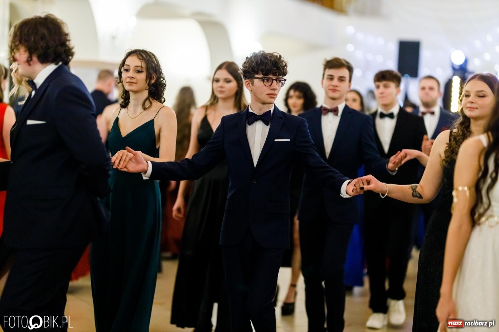 Zdjęcie w galerii na portalu naszraciborz.pl: Studniówka II LO im. Adama Mickiewicza [FOTO i WIDEO] wiadomości z regionu