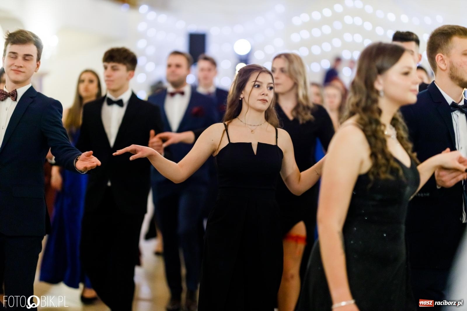 Zdjęcie w galerii na portalu naszraciborz.pl: Studniówka II LO im. Adama Mickiewicza [FOTO i WIDEO] wiadomości z regionu