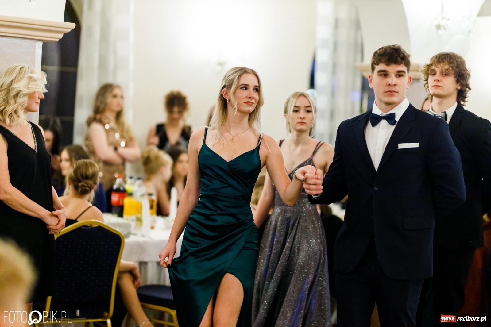 Zdjęcie w galerii na portalu naszraciborz.pl: Studniówka II LO im. Adama Mickiewicza [FOTO i WIDEO] wiadomości z regionu