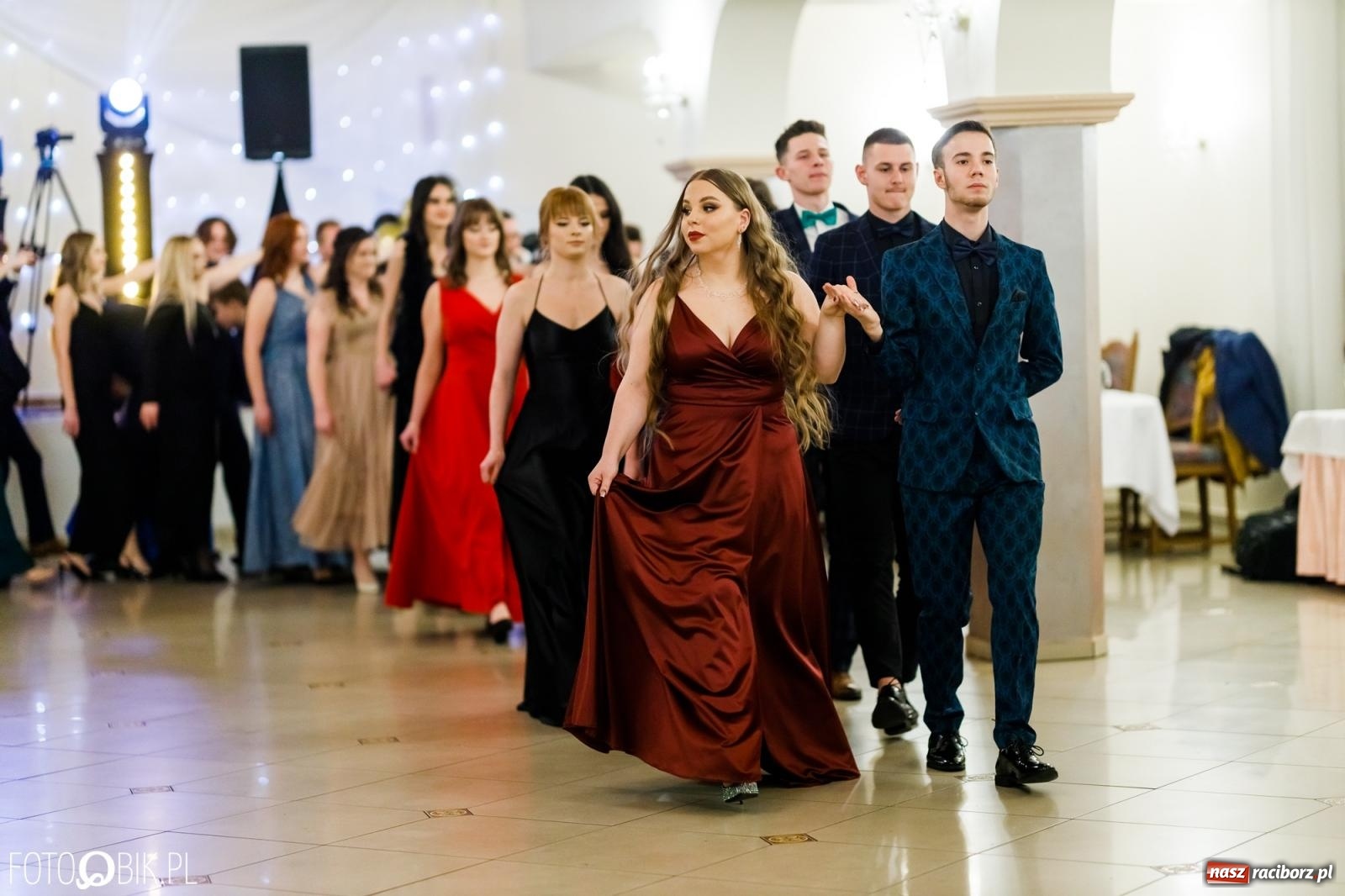 Zdjęcie w galerii na portalu naszraciborz.pl: Studniówka II LO im. Adama Mickiewicza [FOTO i WIDEO] wiadomości z regionu