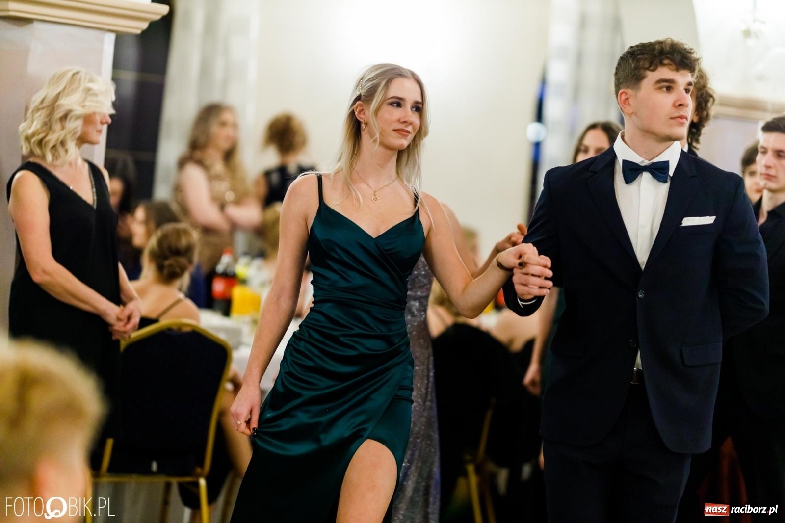 Zdjęcie w galerii na portalu naszraciborz.pl: Studniówka II LO im. Adama Mickiewicza [FOTO i WIDEO] wiadomości z regionu