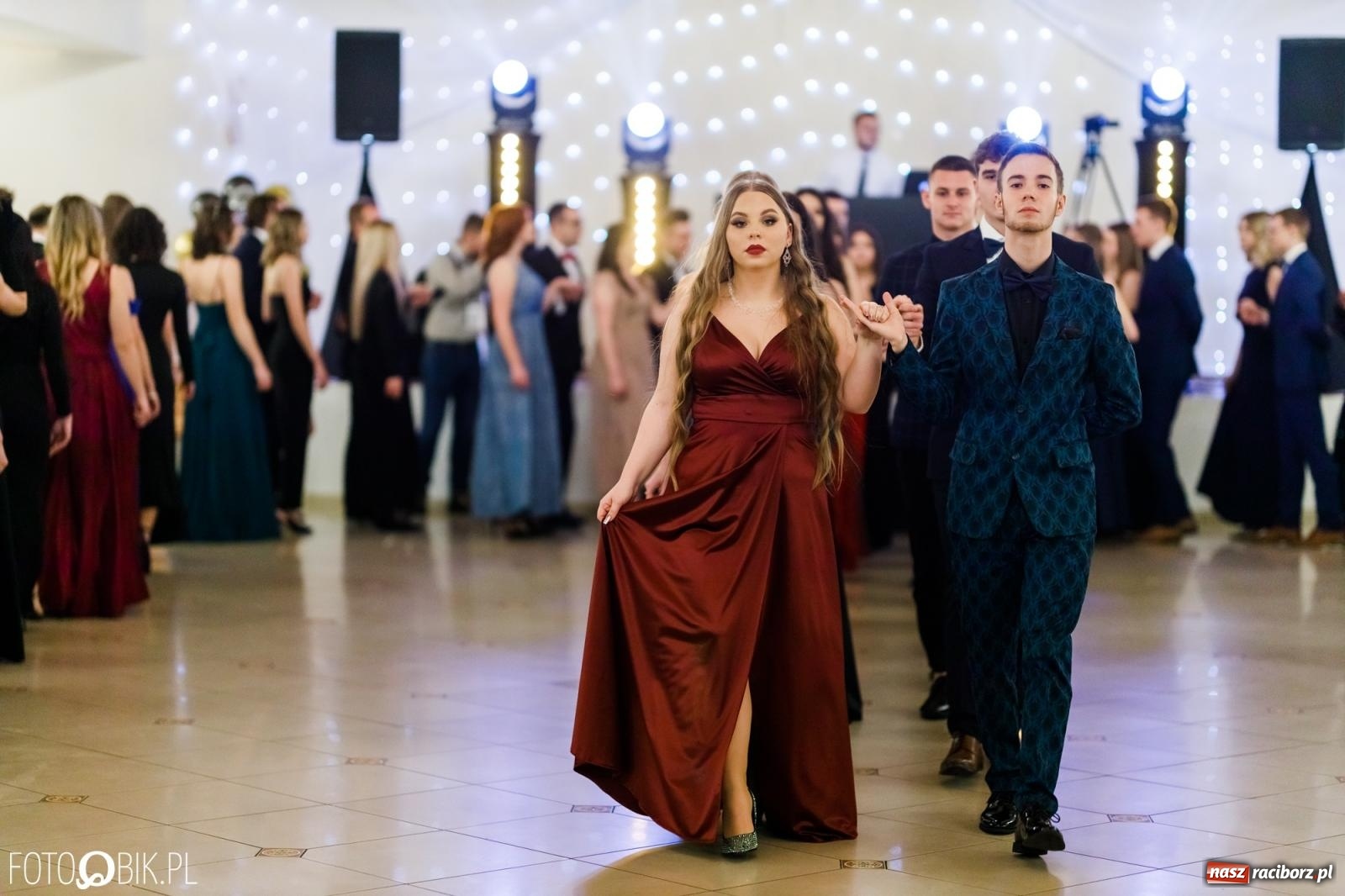 Zdjęcie w galerii na portalu naszraciborz.pl: Studniówka II LO im. Adama Mickiewicza [FOTO i WIDEO] wiadomości z regionu