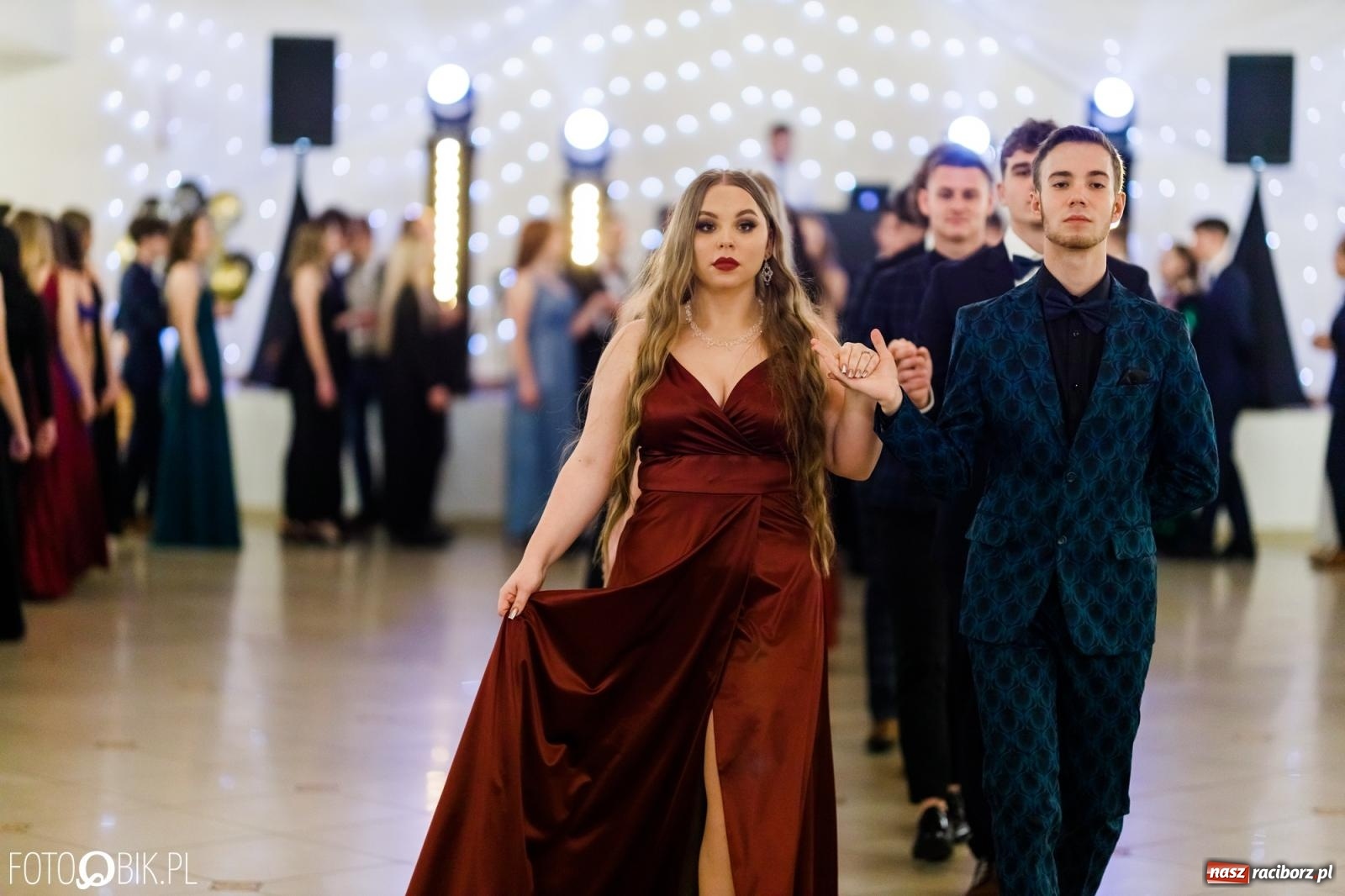 Zdjęcie w galerii na portalu naszraciborz.pl: Studniówka II LO im. Adama Mickiewicza [FOTO i WIDEO] wiadomości z regionu