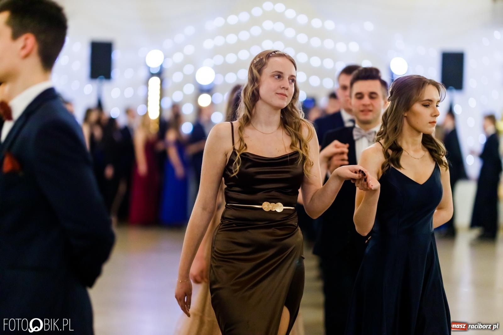 Zdjęcie w galerii na portalu naszraciborz.pl: Studniówka II LO im. Adama Mickiewicza [FOTO i WIDEO] wiadomości z regionu