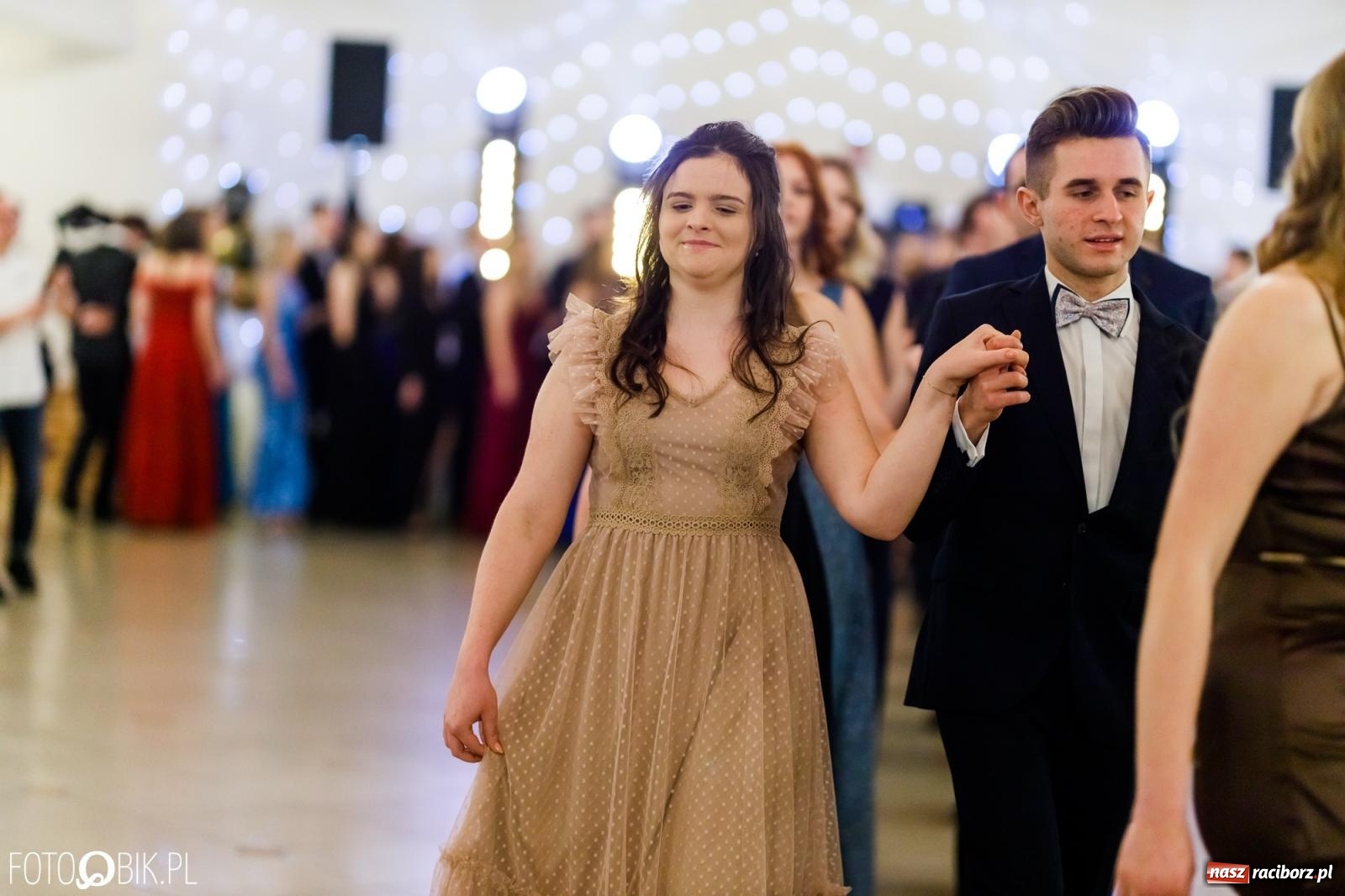 Zdjęcie w galerii na portalu naszraciborz.pl: Studniówka II LO im. Adama Mickiewicza [FOTO i WIDEO] wiadomości z regionu