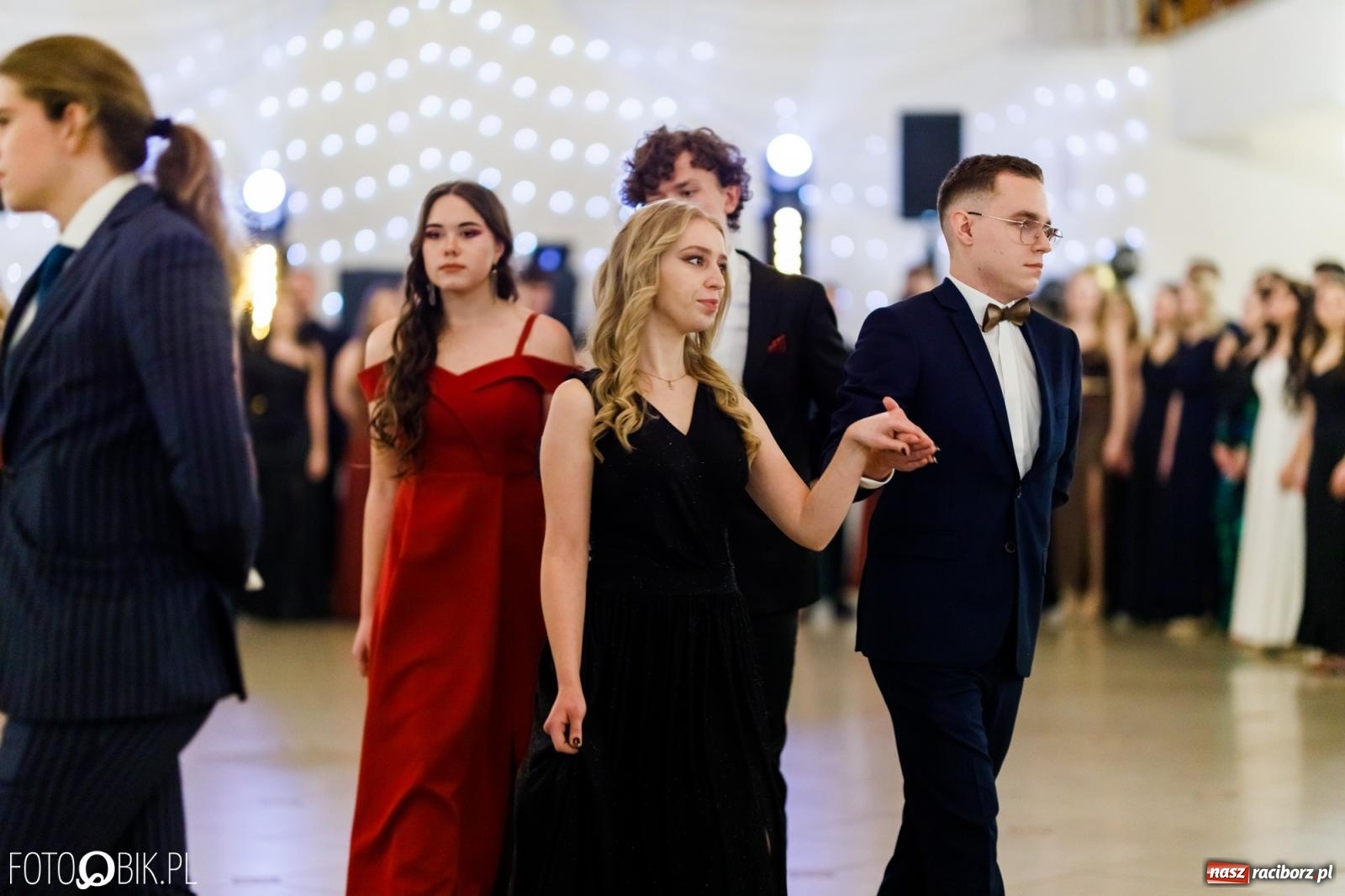 Zdjęcie w galerii na portalu naszraciborz.pl: Studniówka II LO im. Adama Mickiewicza [FOTO i WIDEO] wiadomości z regionu