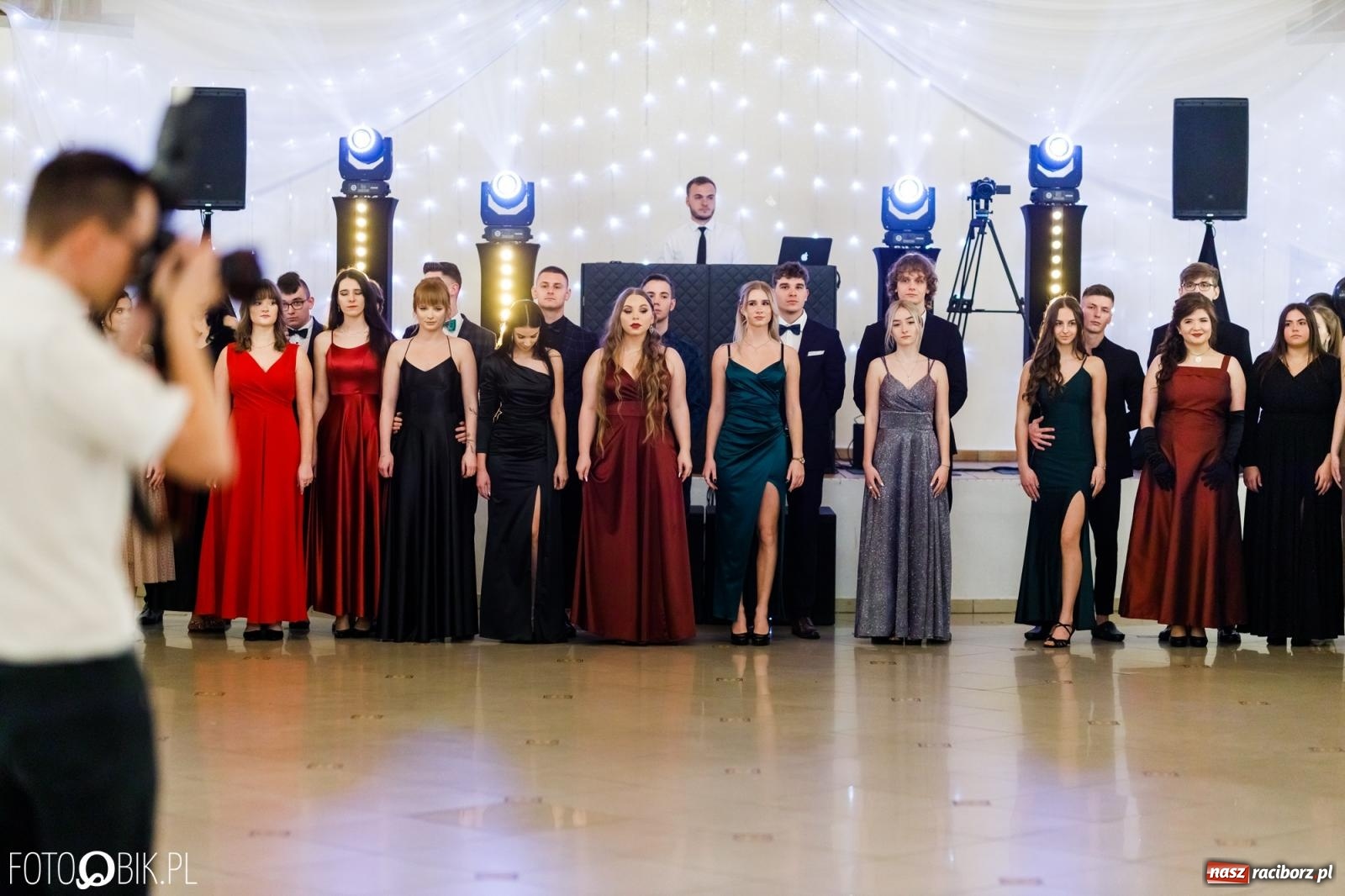 Zdjęcie w galerii na portalu naszraciborz.pl: Studniówka II LO im. Adama Mickiewicza [FOTO i WIDEO] wiadomości z regionu