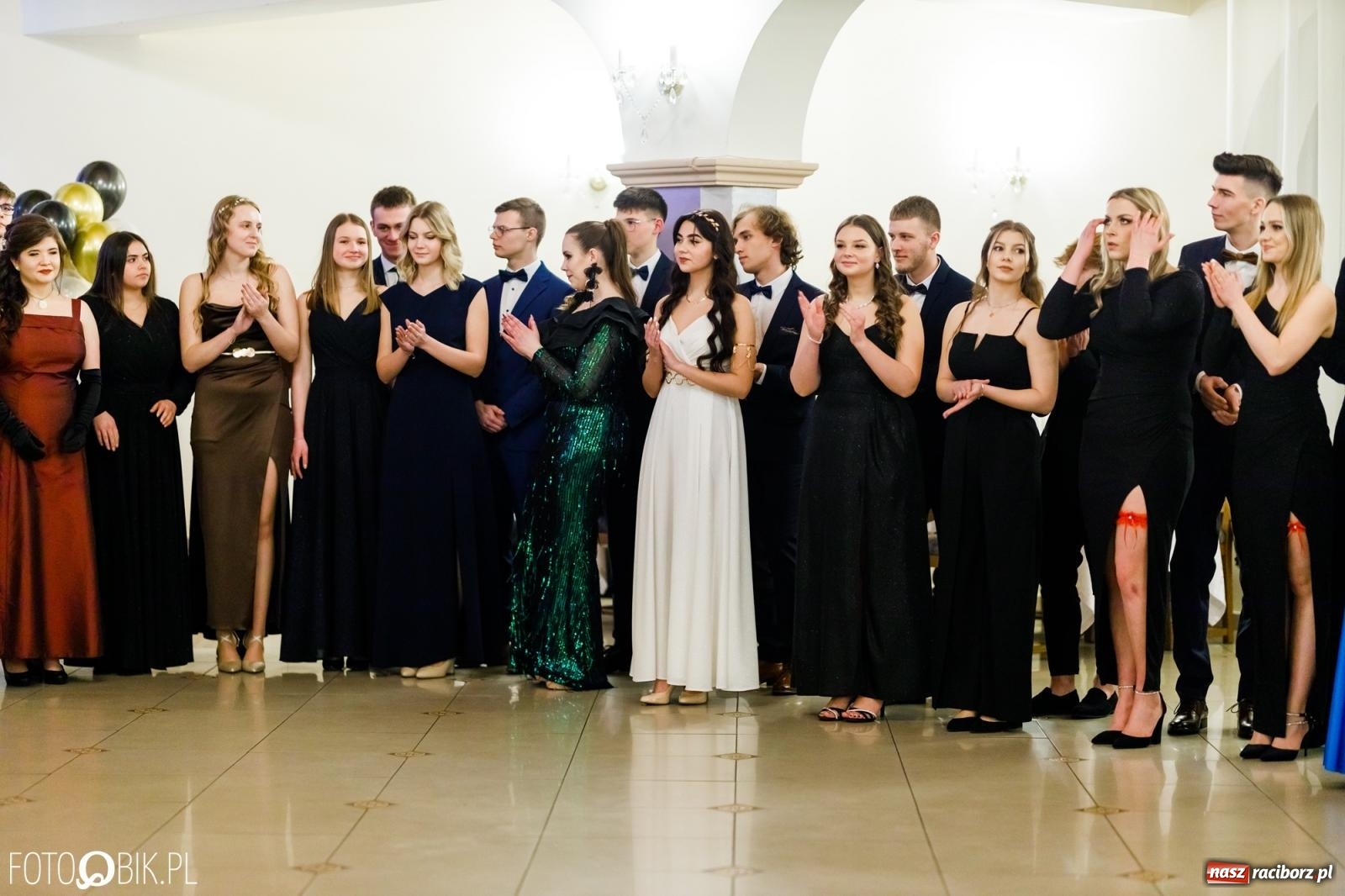 Zdjęcie w galerii na portalu naszraciborz.pl: Studniówka II LO im. Adama Mickiewicza [FOTO i WIDEO] wiadomości z regionu