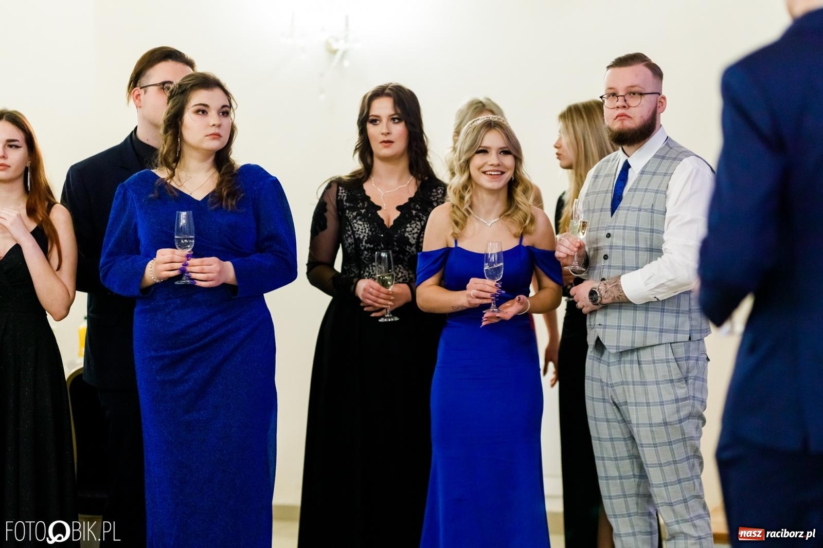 Zdjęcie w galerii na portalu naszraciborz.pl: Studniówka II LO im. Adama Mickiewicza [FOTO i WIDEO] wiadomości z regionu