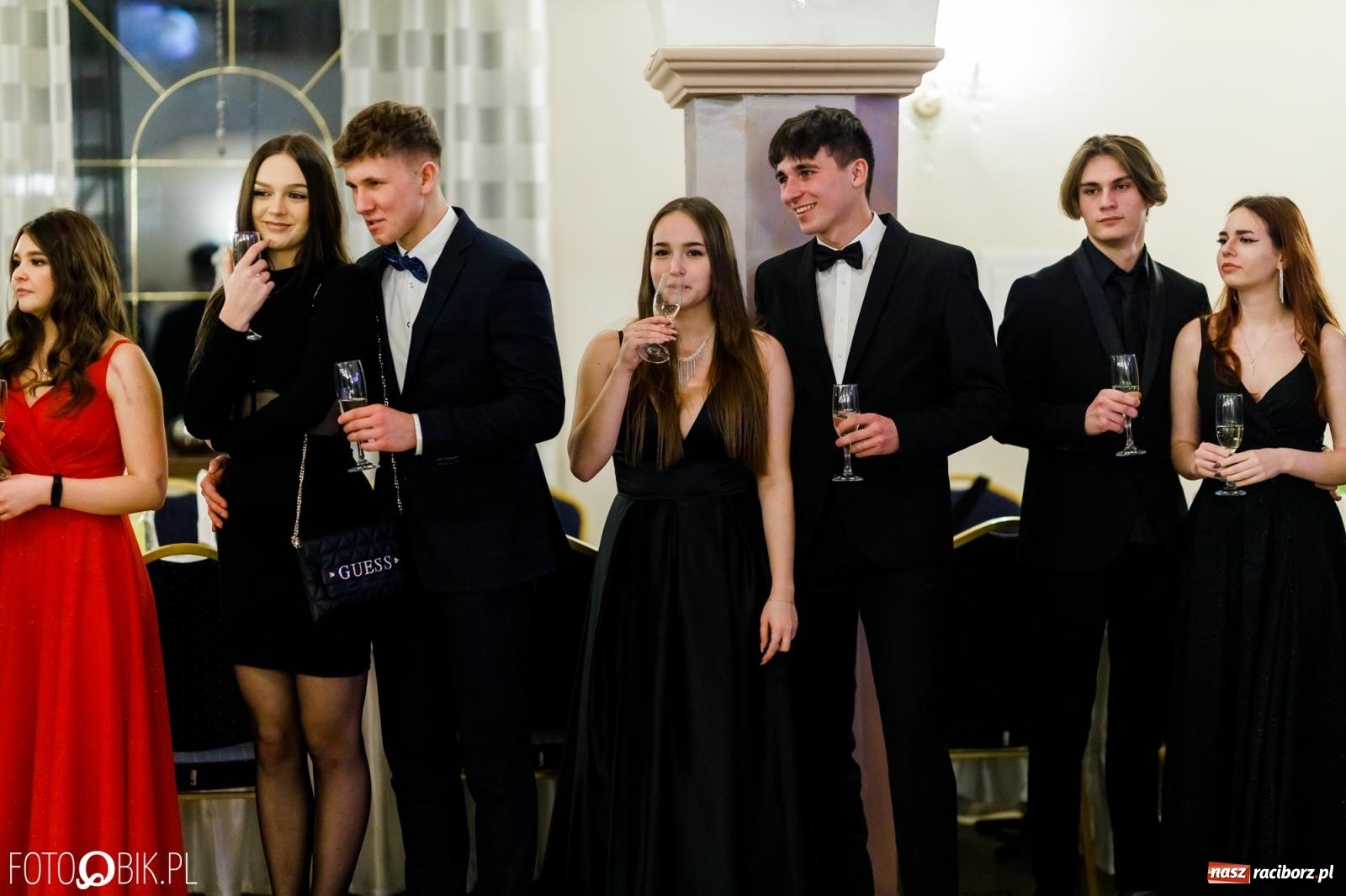 Zdjęcie w galerii na portalu naszraciborz.pl: Studniówka II LO im. Adama Mickiewicza [FOTO i WIDEO] wiadomości z regionu