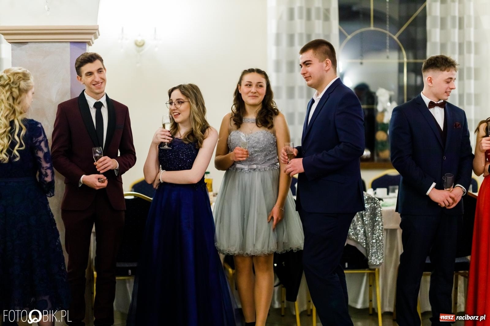 Zdjęcie w galerii na portalu naszraciborz.pl: Studniówka II LO im. Adama Mickiewicza [FOTO i WIDEO] wiadomości z regionu