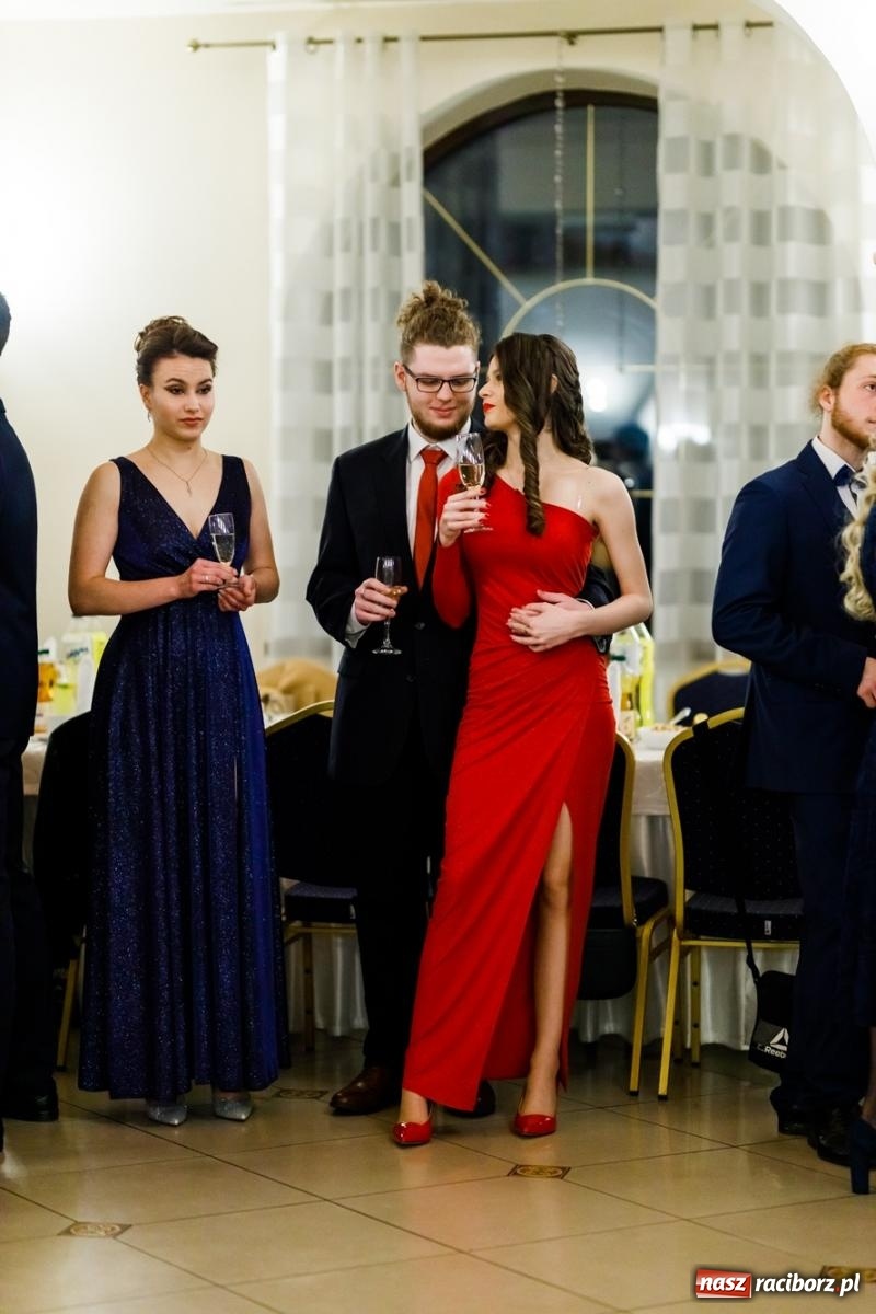 Zdjęcie w galerii na portalu naszraciborz.pl: Studniówka II LO im. Adama Mickiewicza [FOTO i WIDEO] wiadomości z regionu