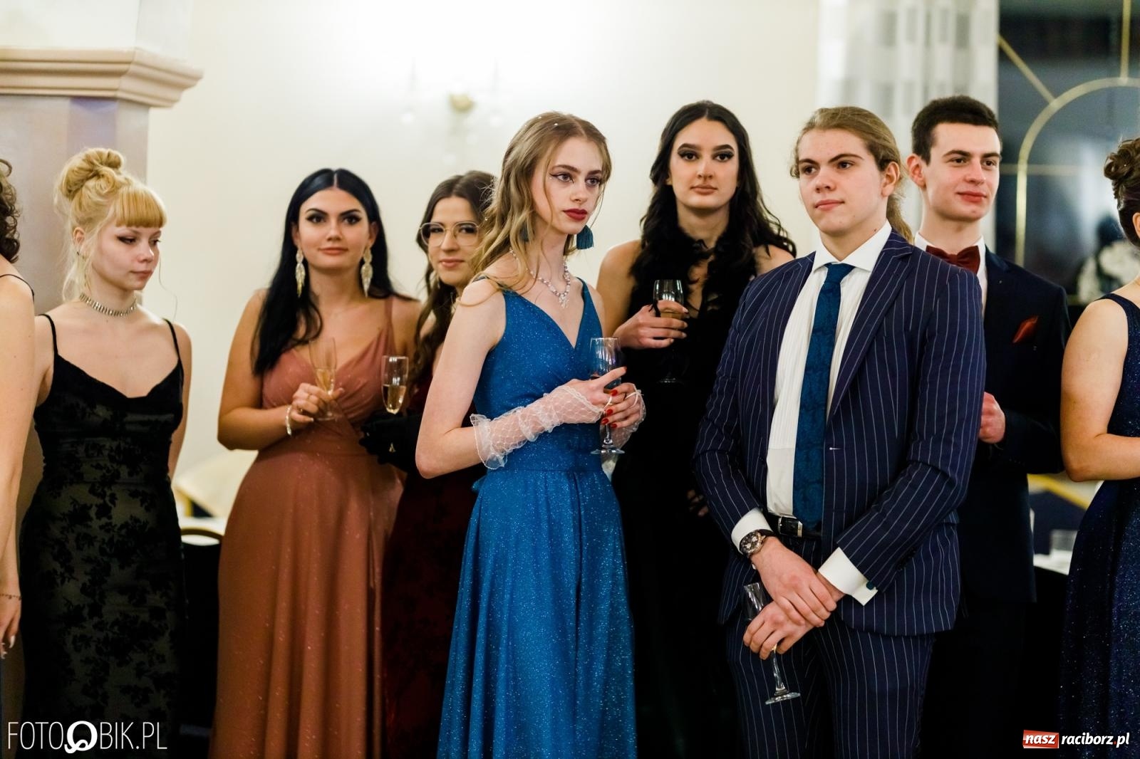 Zdjęcie w galerii na portalu naszraciborz.pl: Studniówka II LO im. Adama Mickiewicza [FOTO i WIDEO] wiadomości z regionu