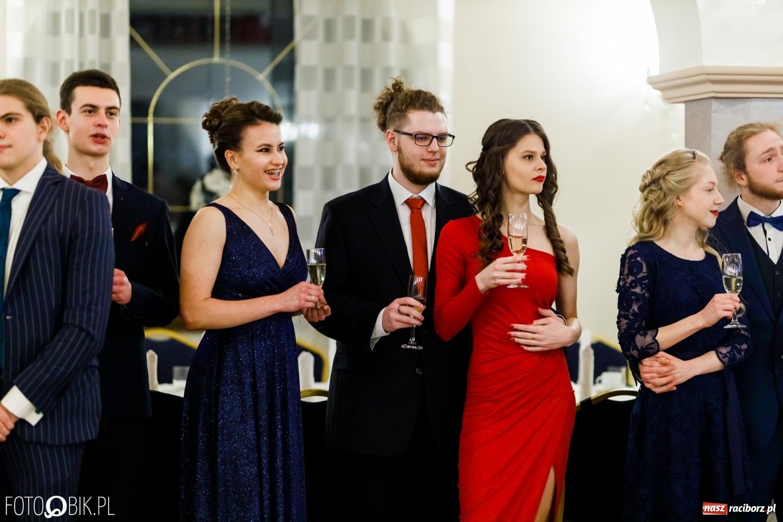 Zdjęcie w galerii na portalu naszraciborz.pl: Studniówka II LO im. Adama Mickiewicza [FOTO i WIDEO] wiadomości z regionu