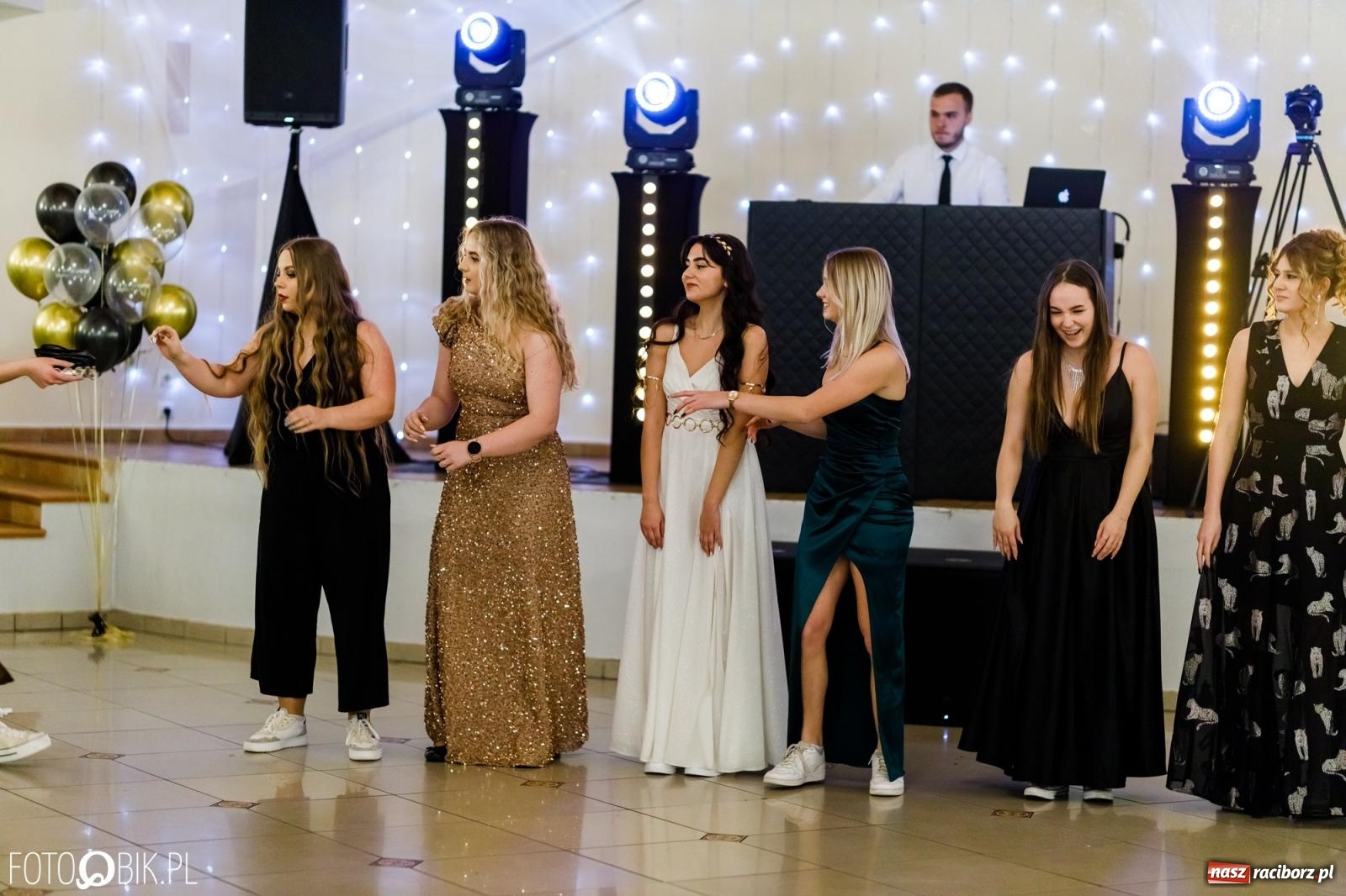 Zdjęcie w galerii na portalu naszraciborz.pl: Studniówka II LO im. Adama Mickiewicza [FOTO i WIDEO] wiadomości z regionu