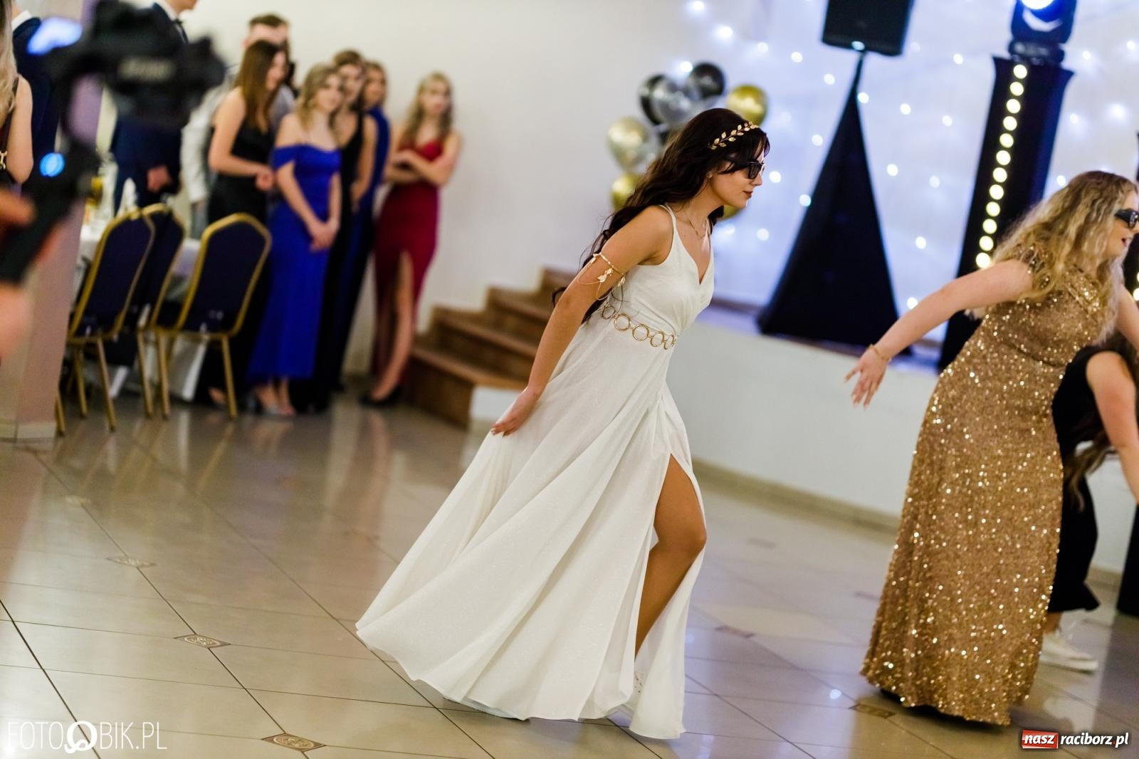 Zdjęcie w galerii na portalu naszraciborz.pl: Studniówka II LO im. Adama Mickiewicza [FOTO i WIDEO] wiadomości z regionu