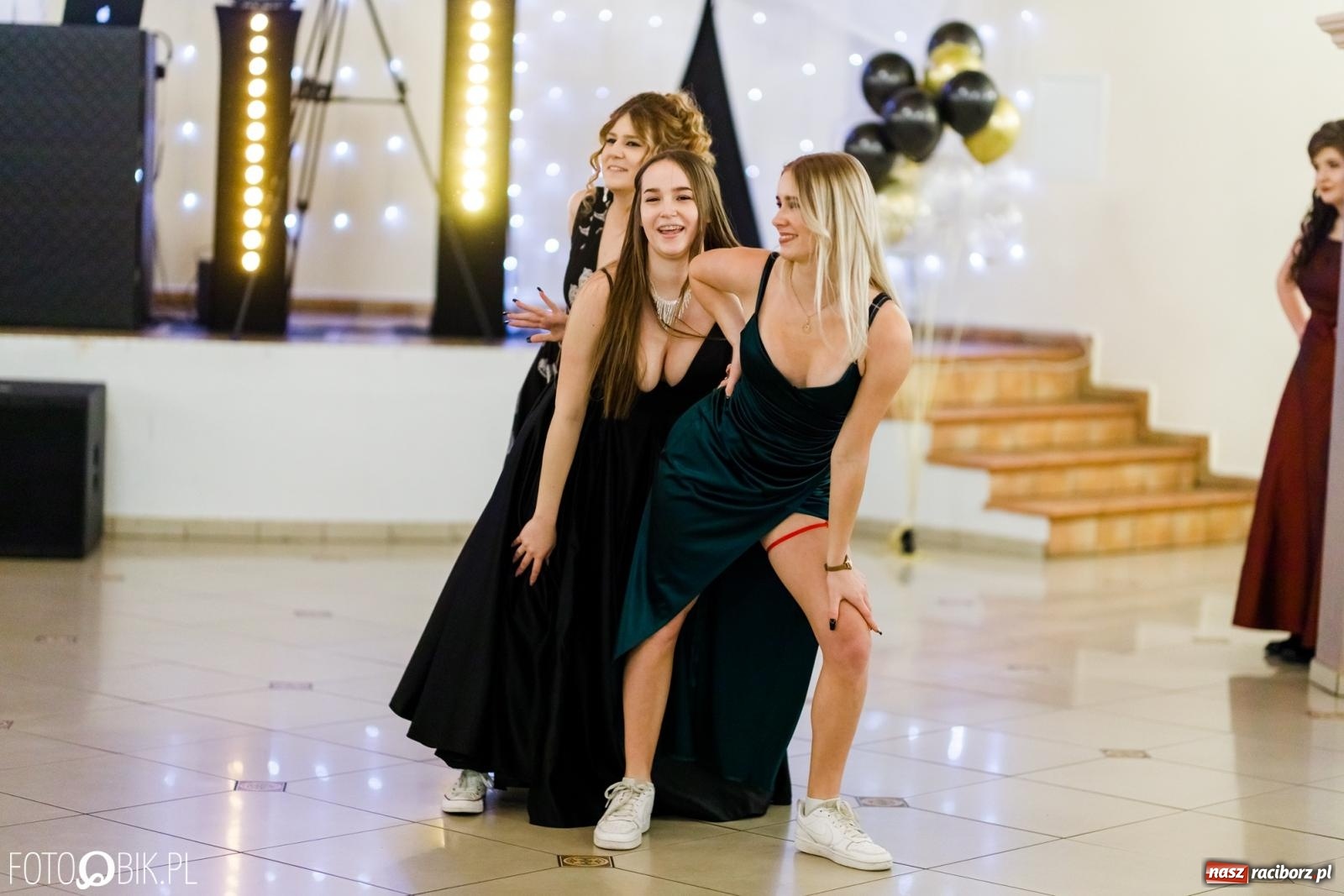 Zdjęcie w galerii na portalu naszraciborz.pl: Studniówka II LO im. Adama Mickiewicza [FOTO i WIDEO] wiadomości z regionu