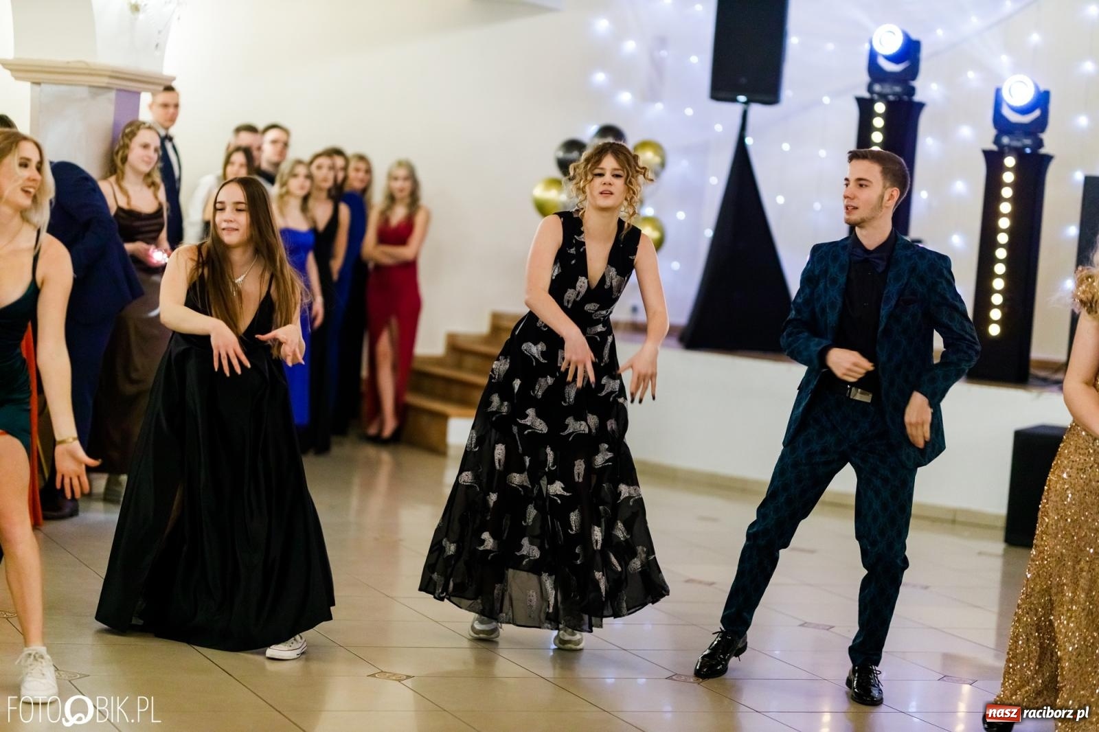 Zdjęcie w galerii na portalu naszraciborz.pl: Studniówka II LO im. Adama Mickiewicza [FOTO i WIDEO] wiadomości z regionu